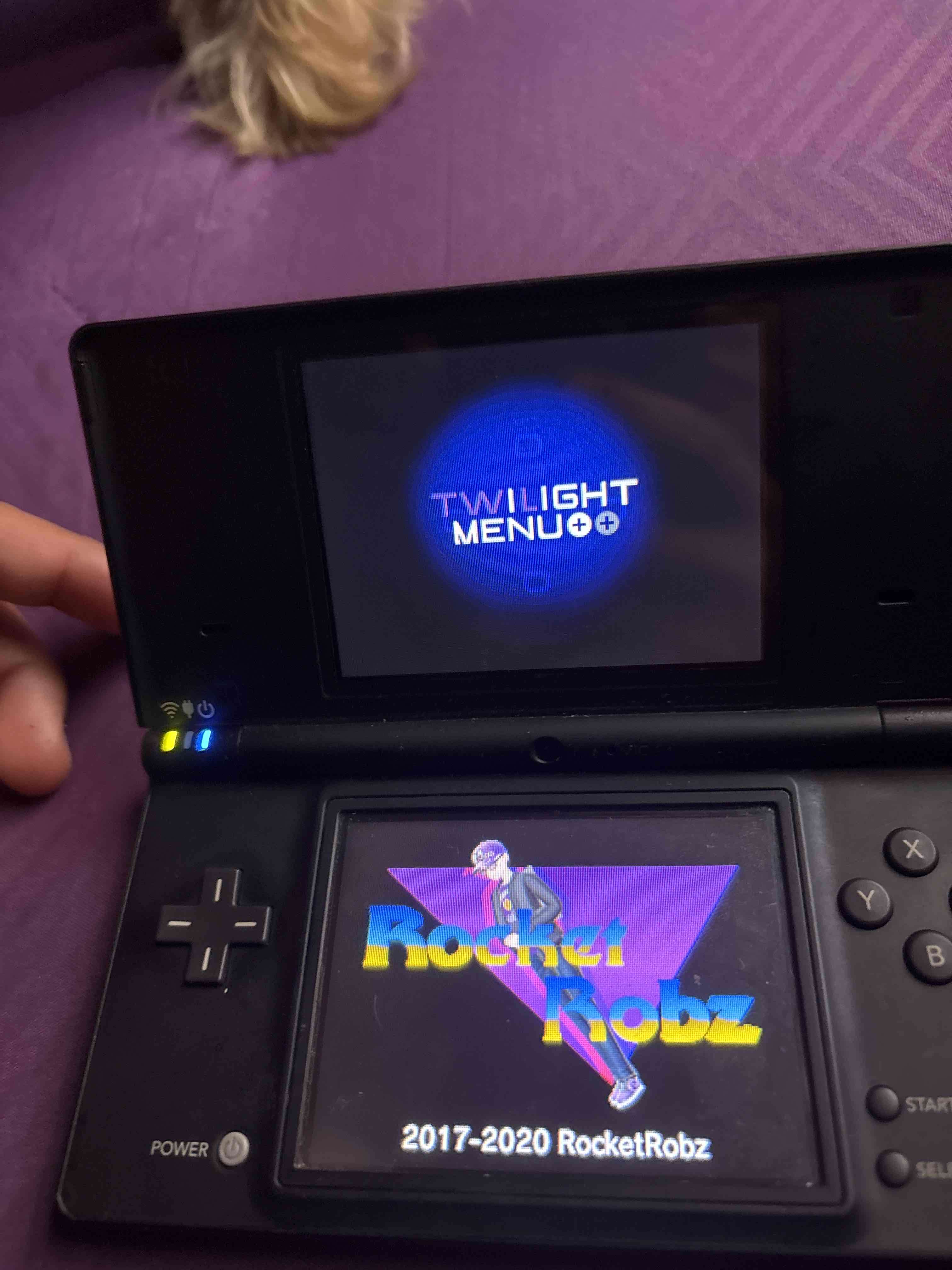 Consola Nintendo DSi Desbloqueada - miniatura 2