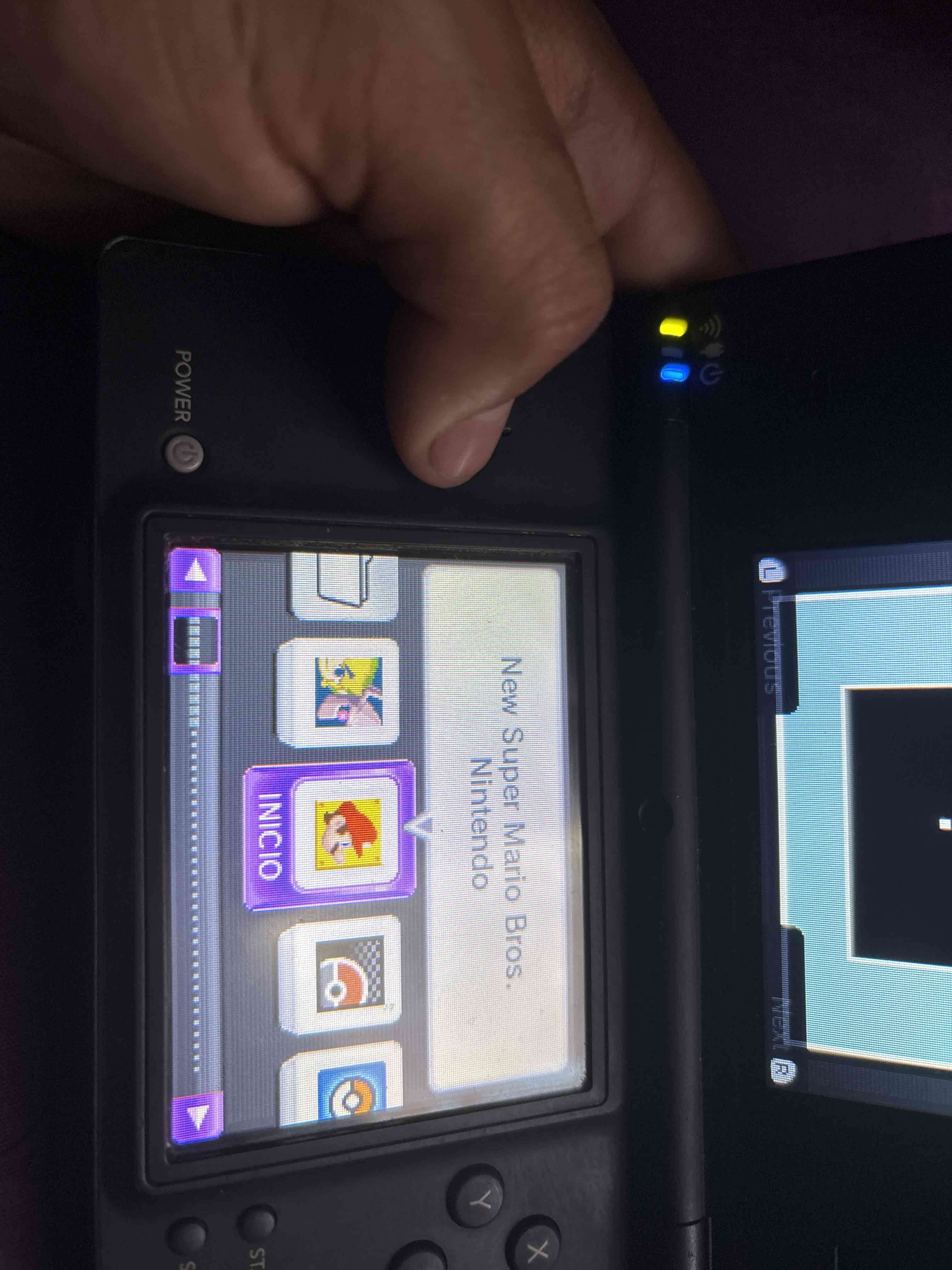 Consola Nintendo DSi Desbloqueada - miniatura 3