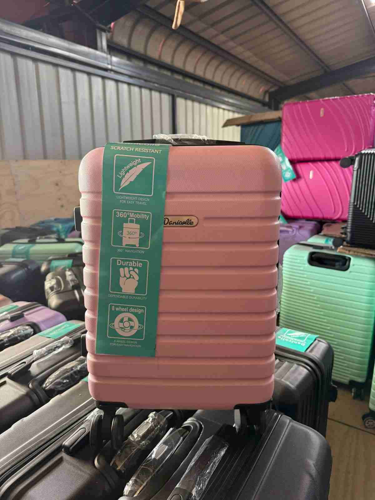 Maleta rígida negra Danicolle - miniatura 3