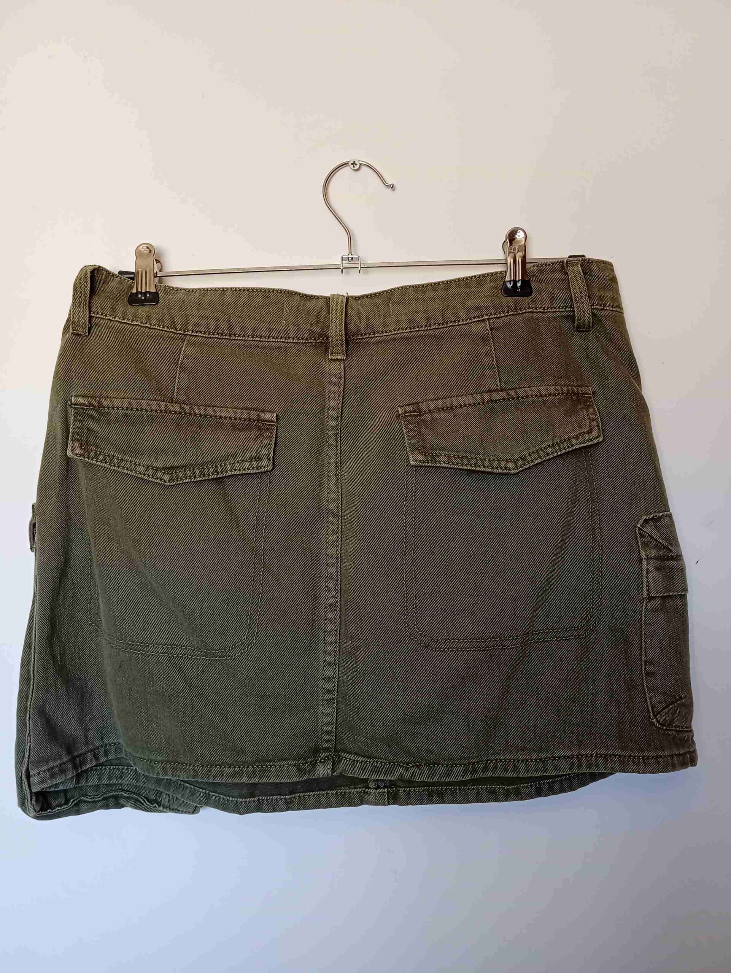 Falda corta verde olivo - miniatura 2