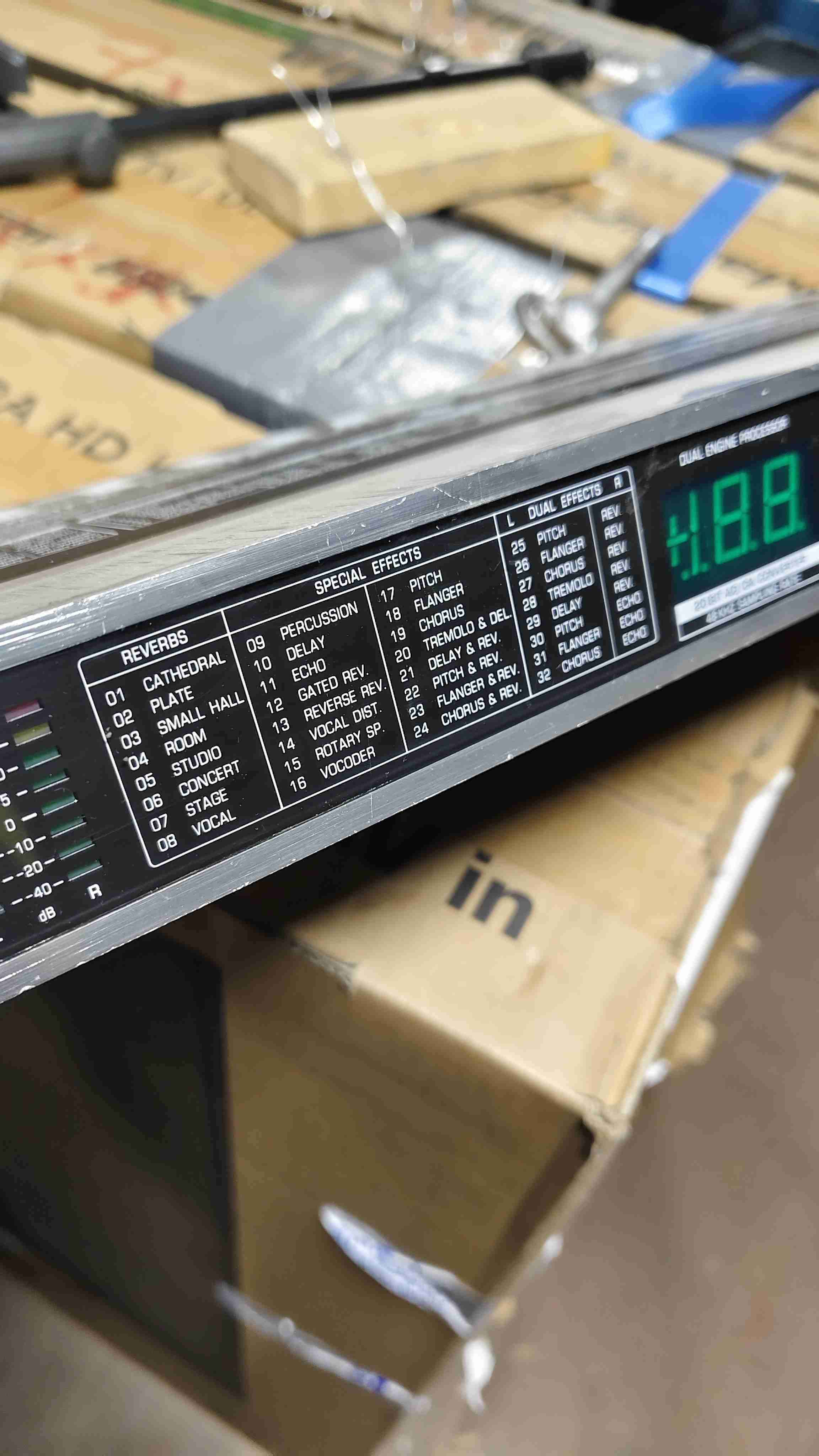 Procesador de efectos digital Behringer - miniatura 3