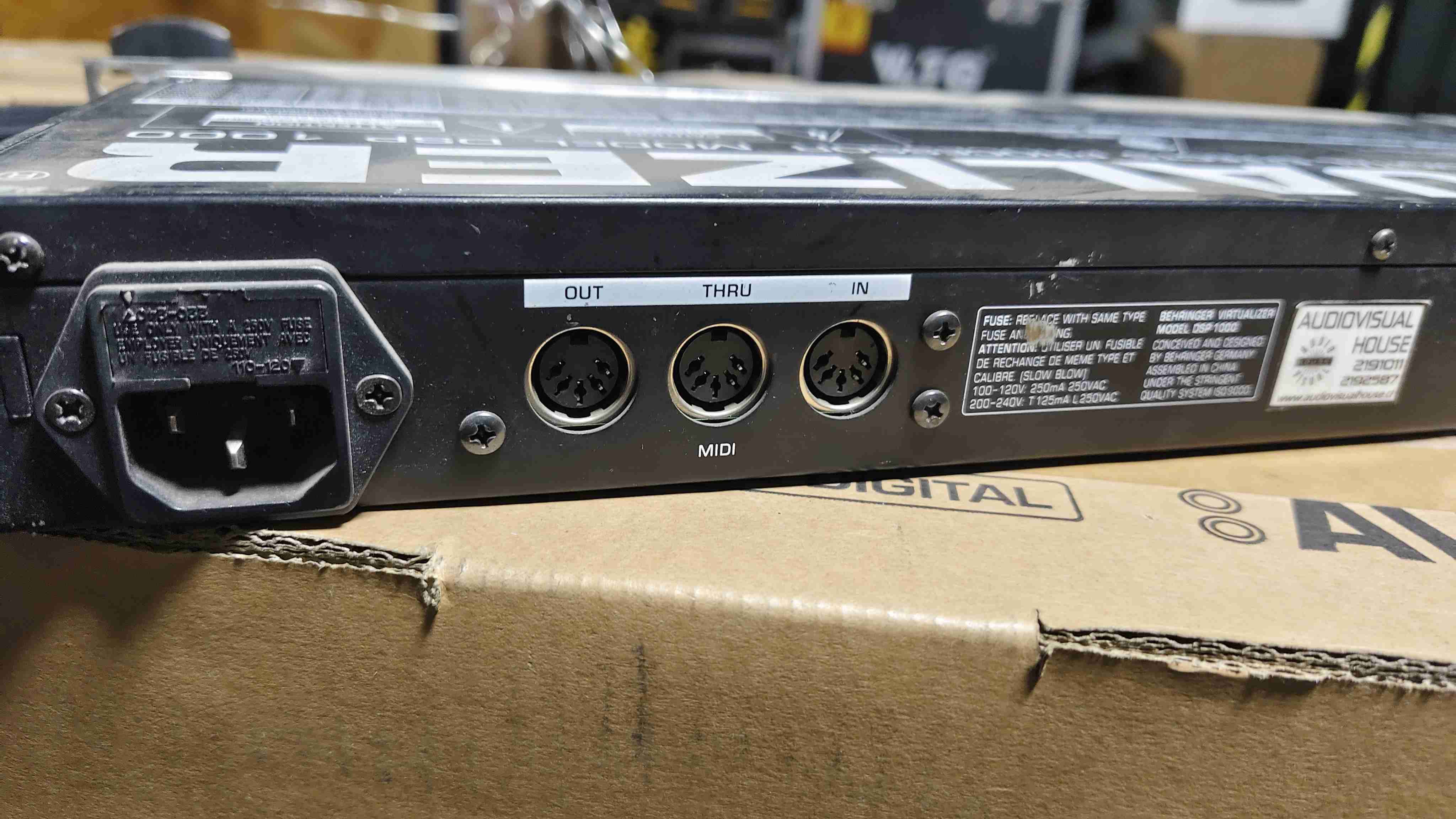 Procesador de efectos digital Behringer - miniatura 4