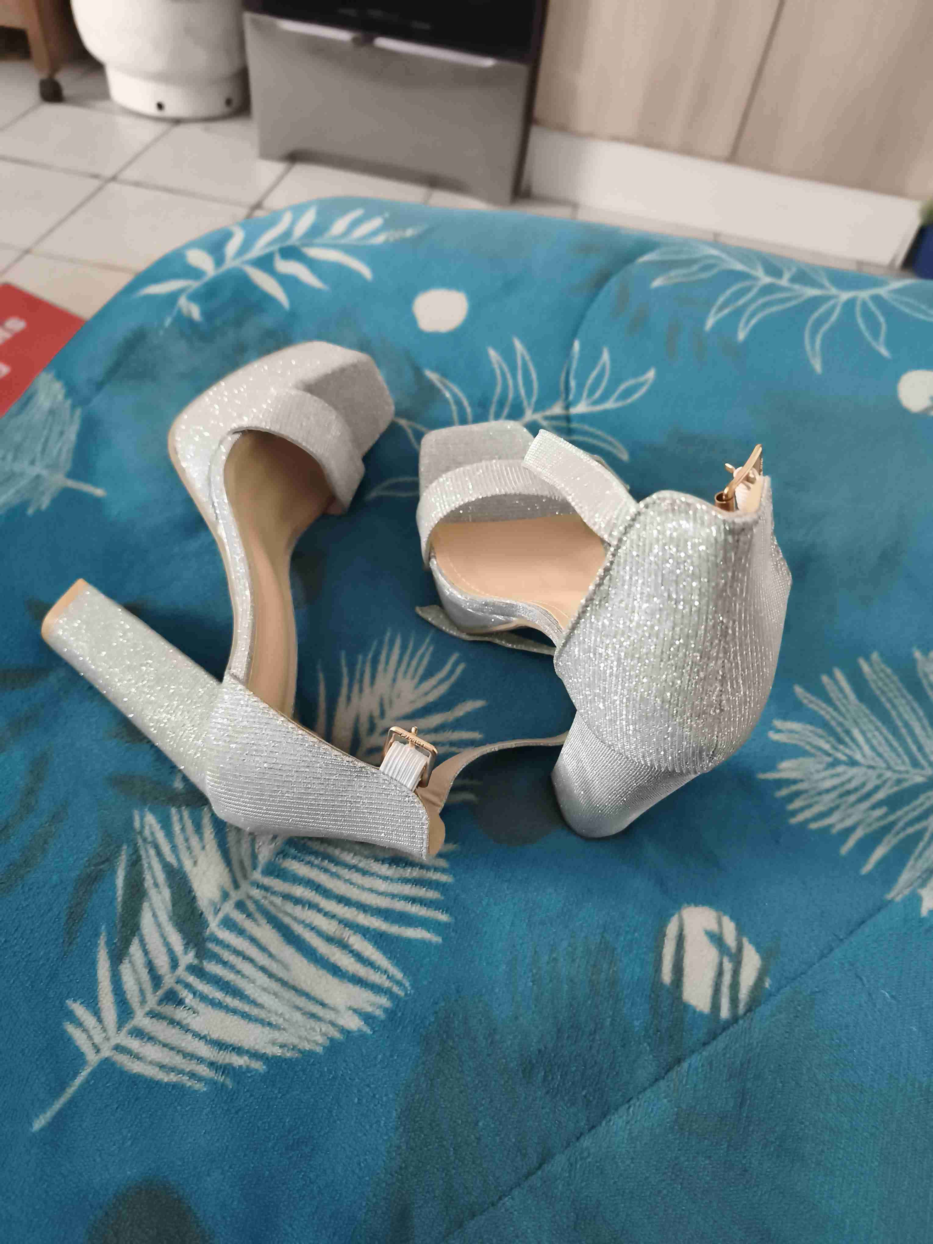 Sandalias plateadas brillantes - miniatura 3