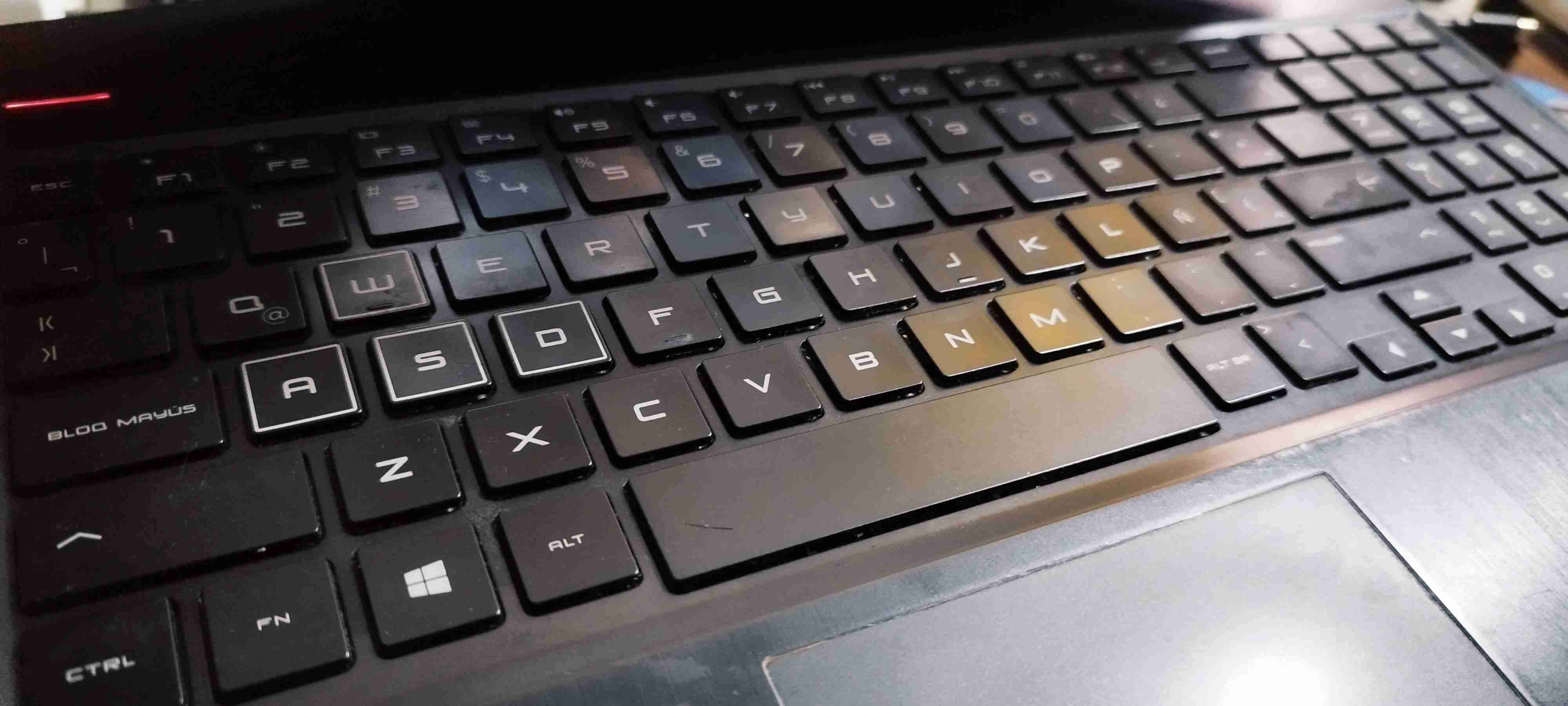 Notebook HP Omen 15-DH0006LA - miniatura 2