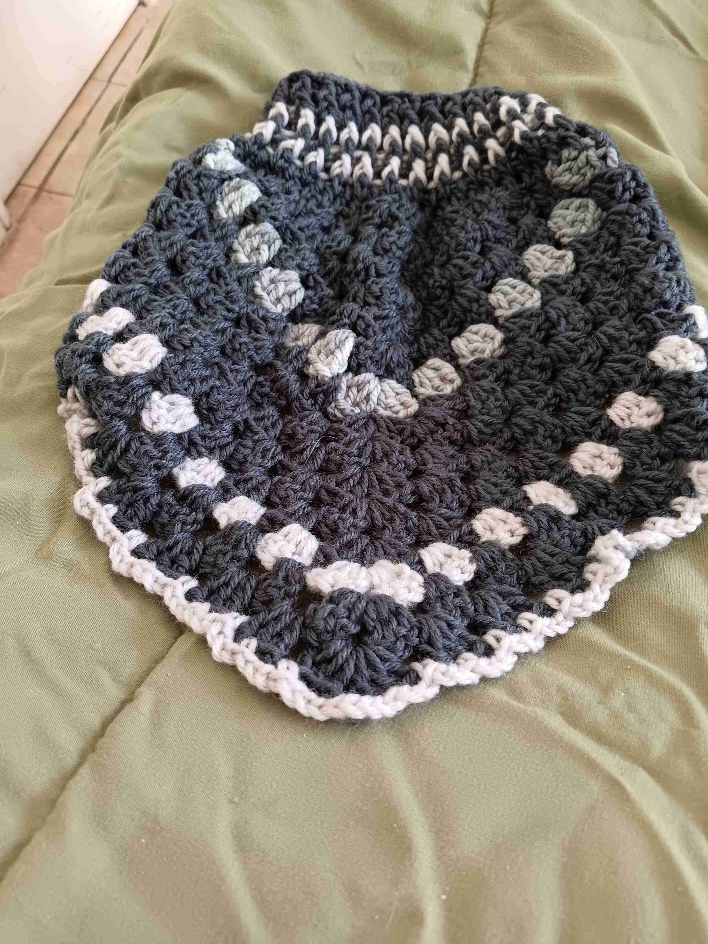 Cuello tejido en lana de dos colores - miniatura 4