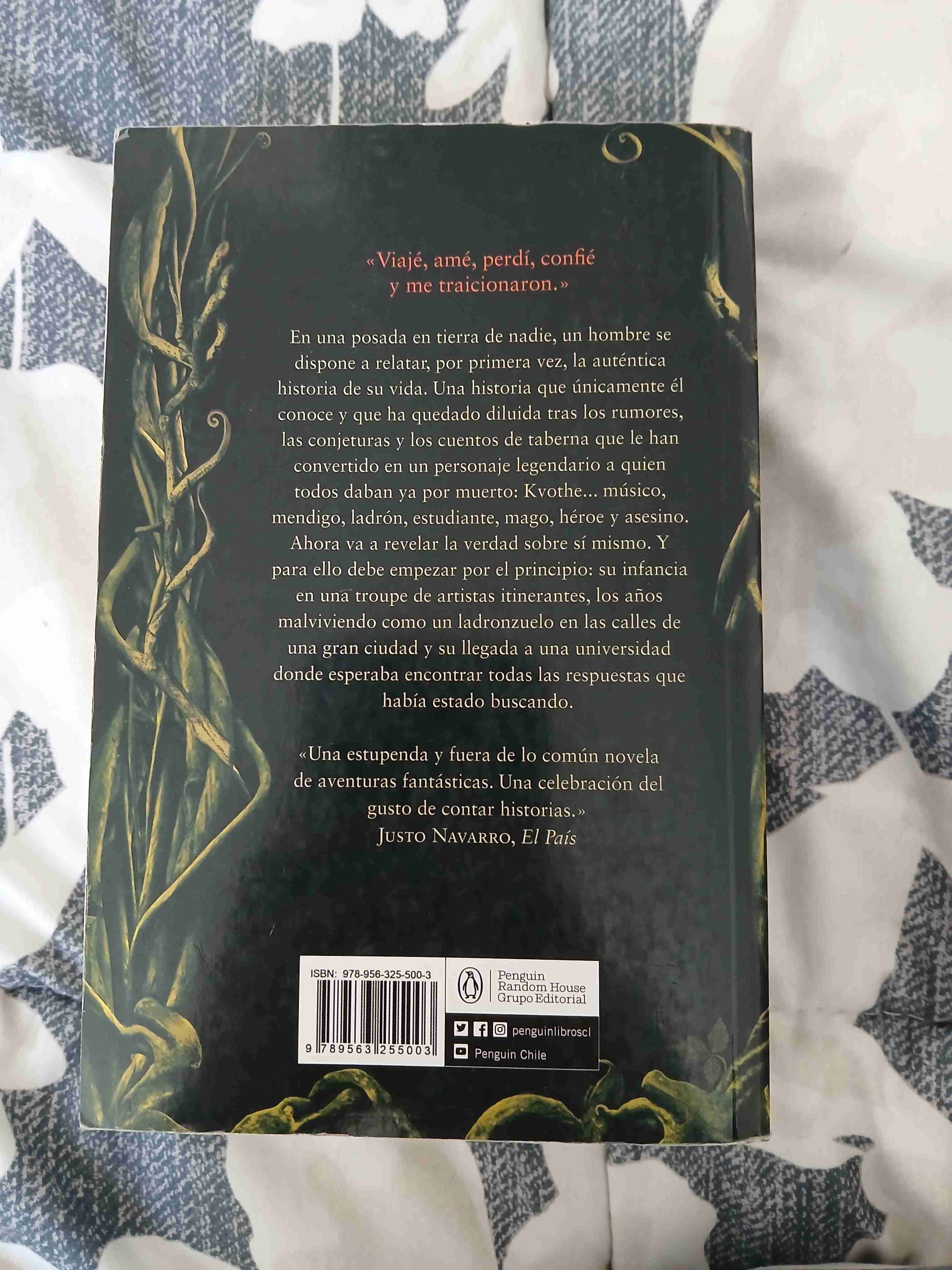 Libro "El Nombre del Viento" - miniatura 2