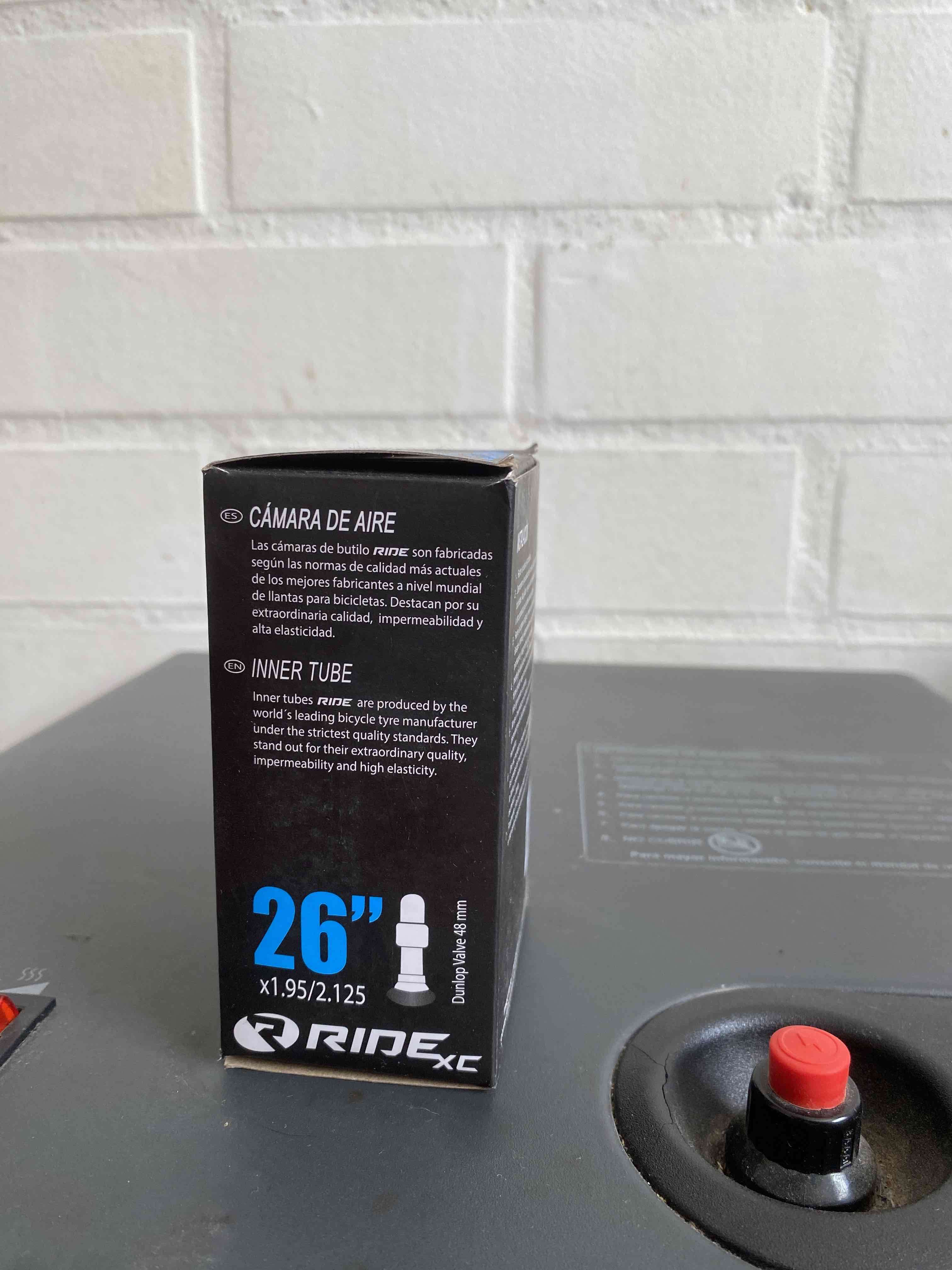 Cámara de bicicleta aro 26 - miniatura 2