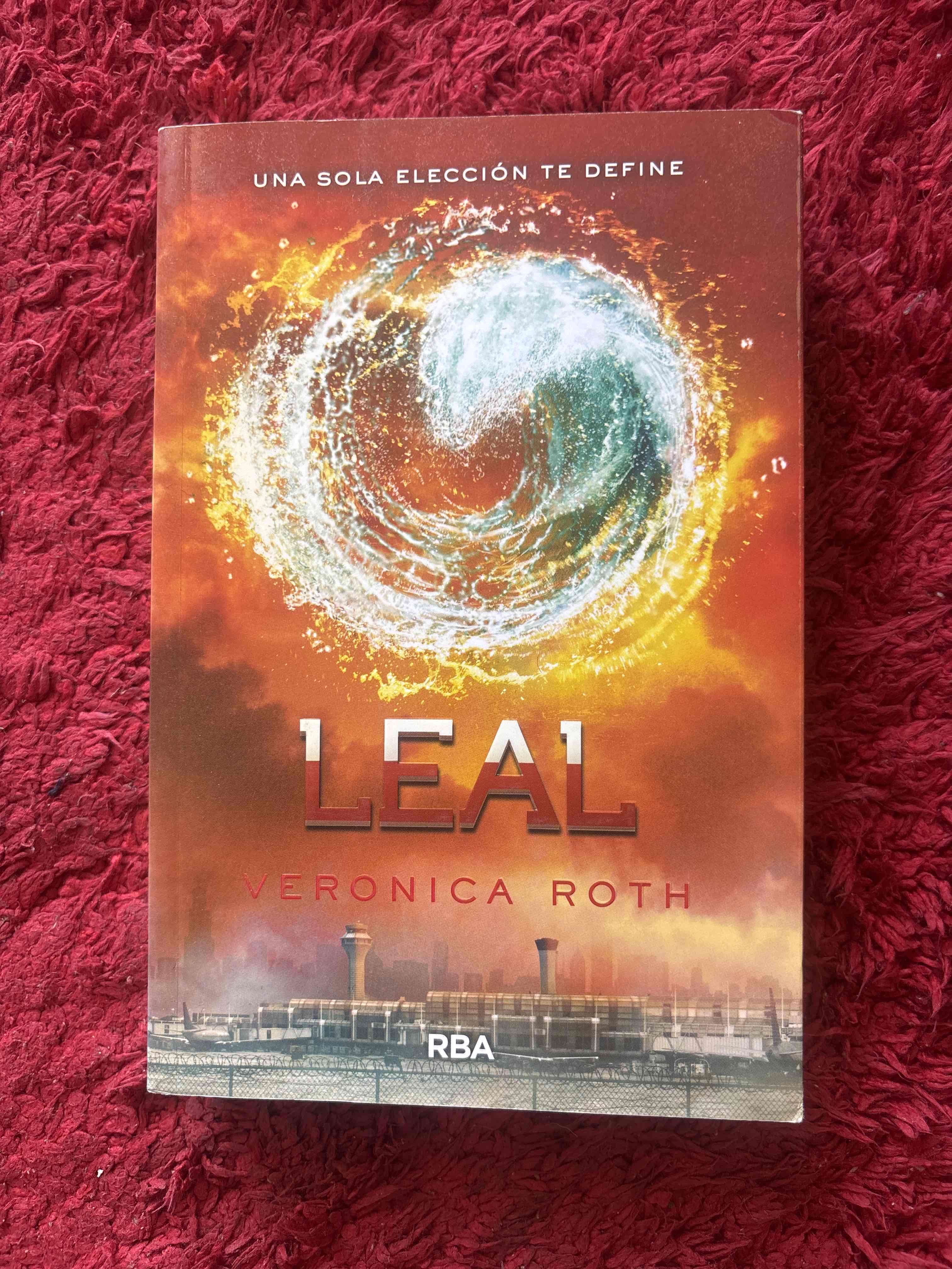 Libro Leal de Veronica Roth - miniatura 1
