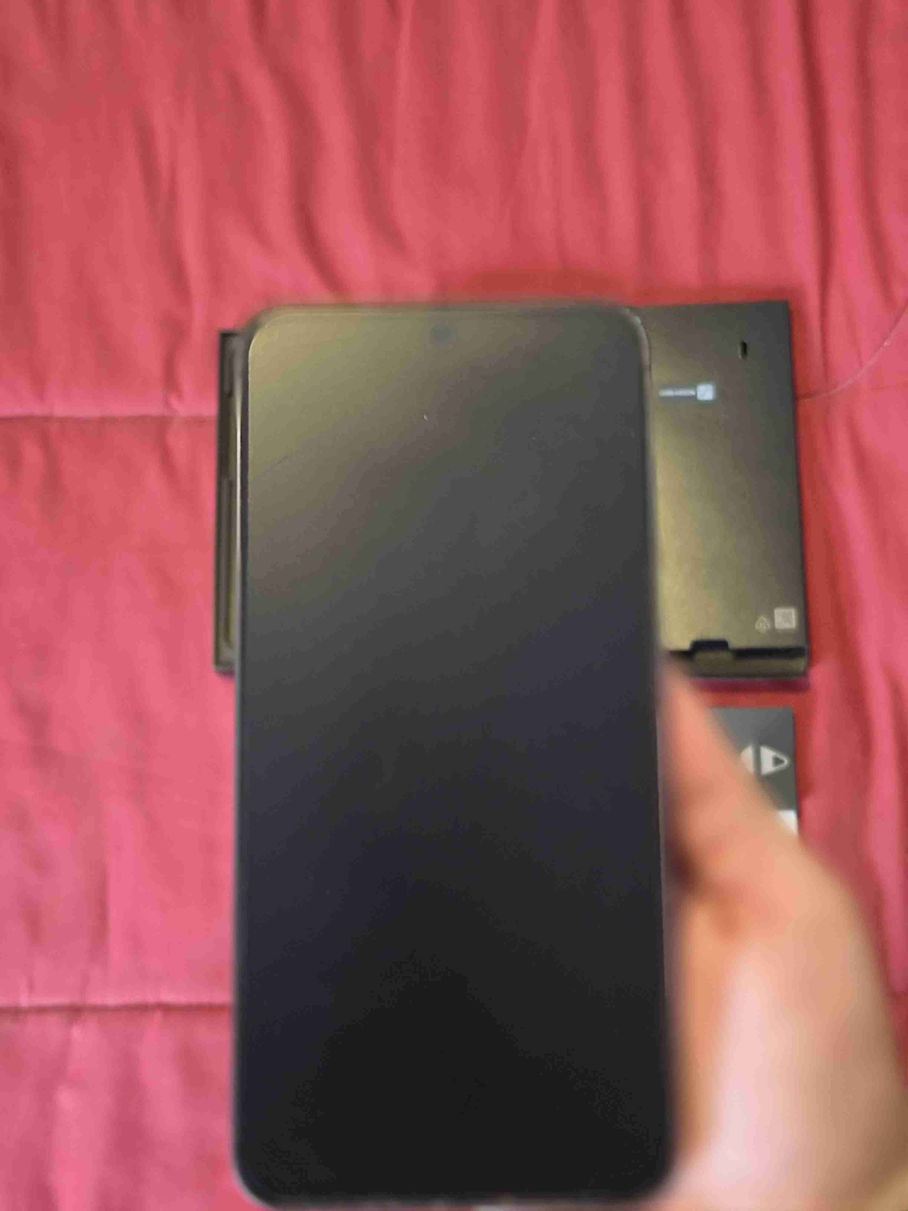 Smartphone con caja y accesorios - miniatura 3