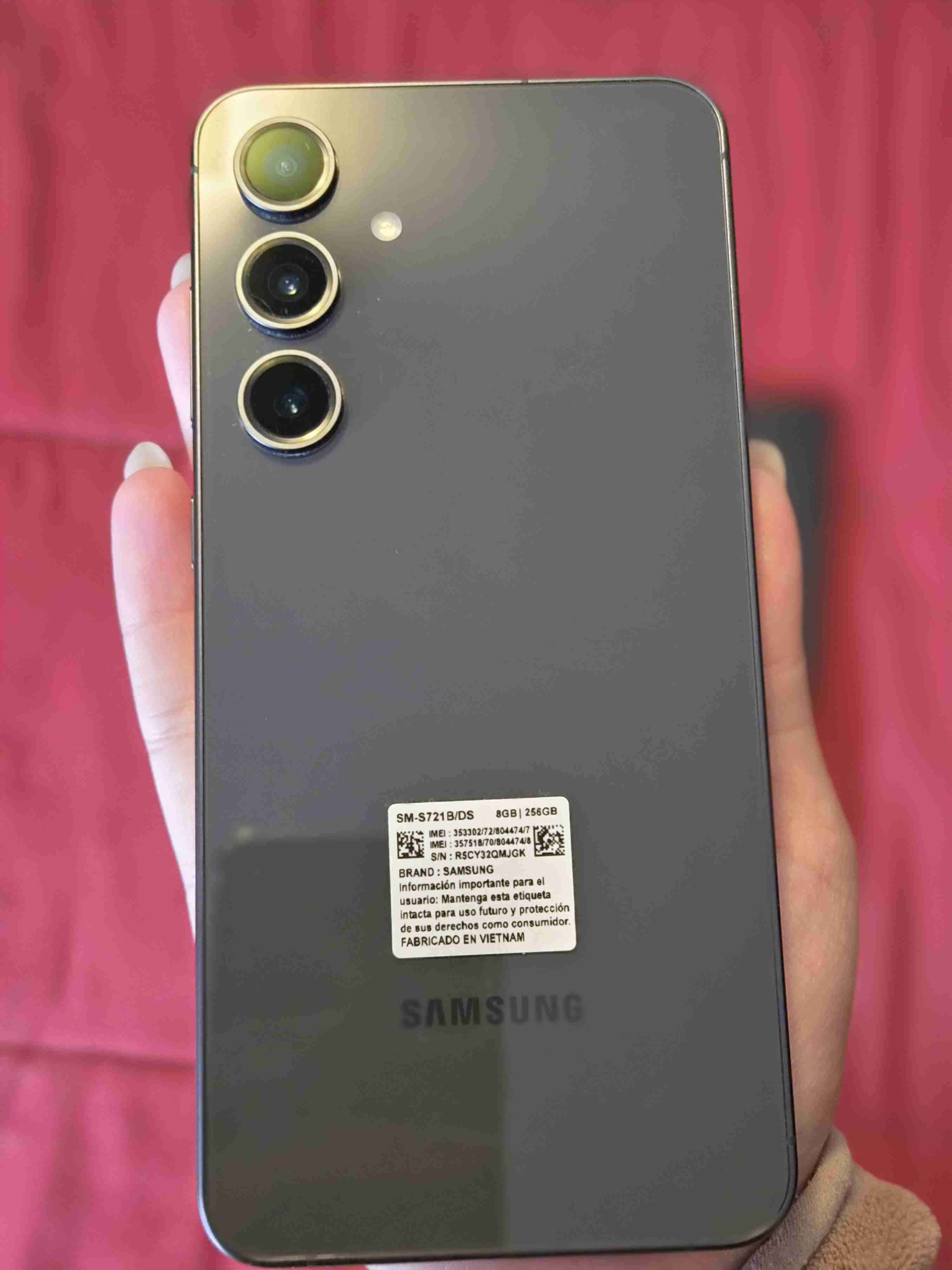 Smartphone con caja y accesorios - miniatura 4