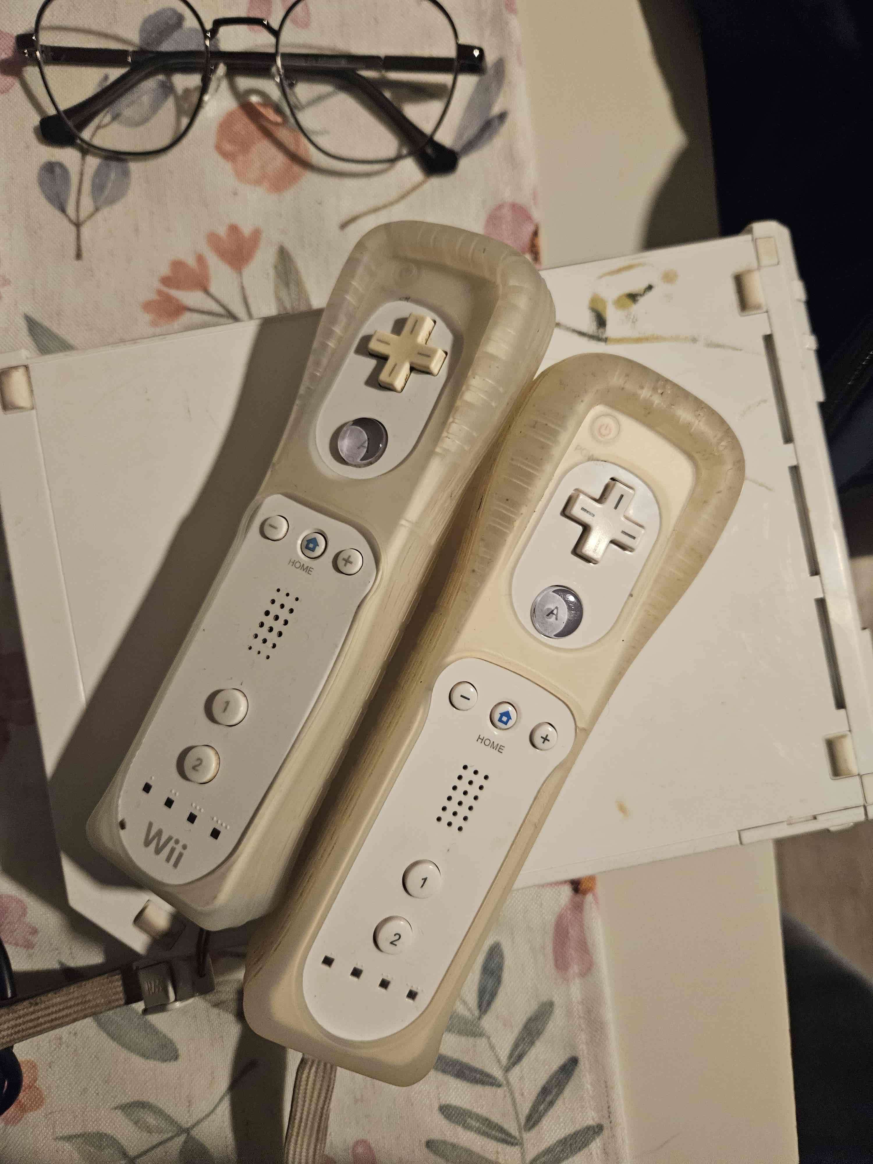 Controles Wii con funda y consola - miniatura 1