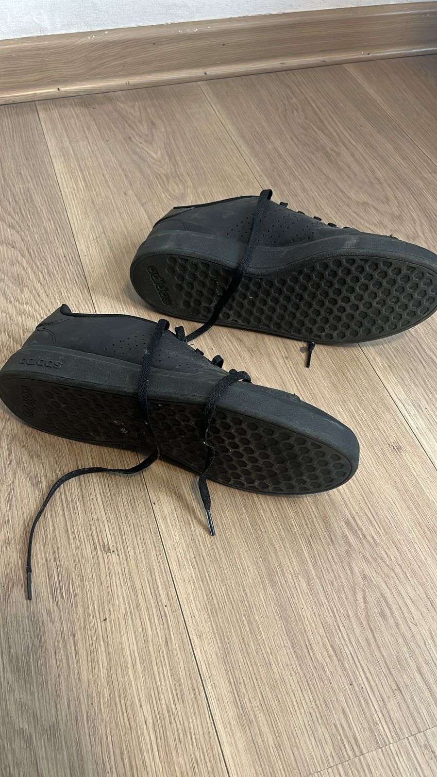 Zapatillas Adidas negras US 10,5 (Talla 42,5) - miniatura 2