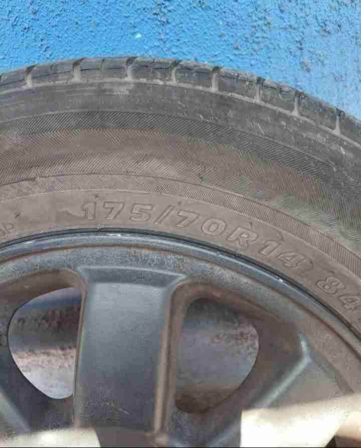 Llantas aro 14 en buen estado - miniatura 3