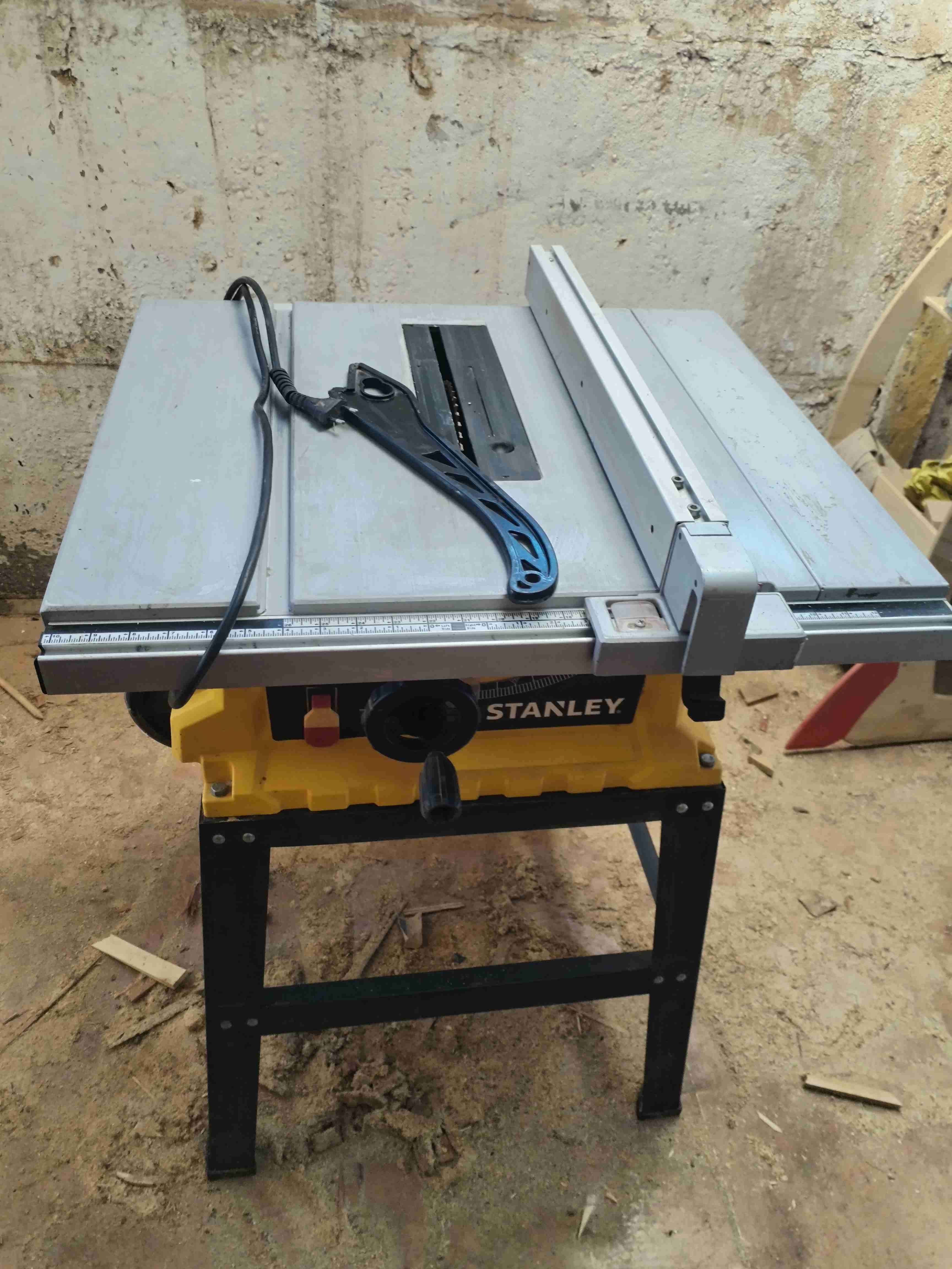 Sierra de mesa Stanley - miniatura 1