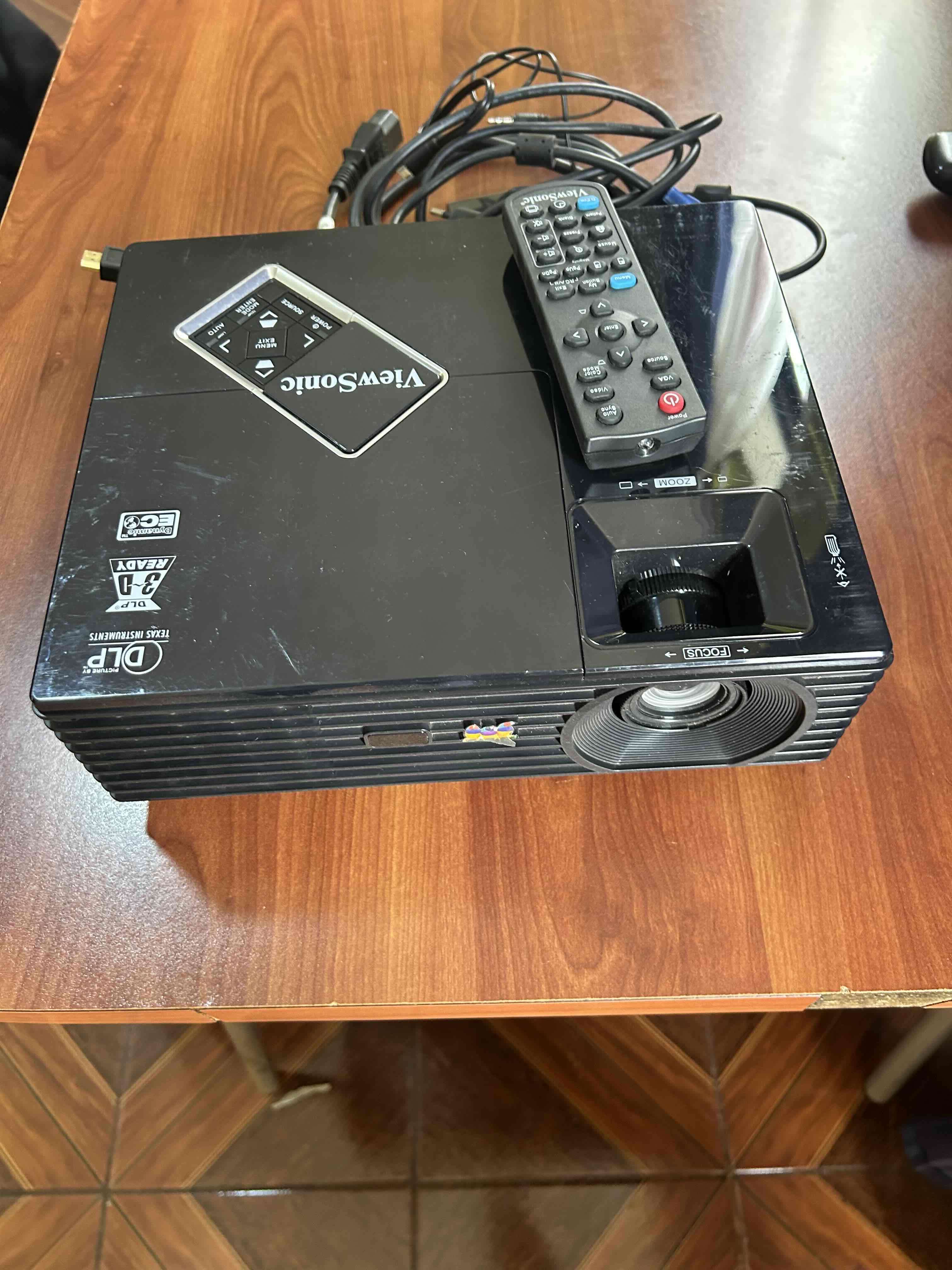 Proyector Viewsonic DLP usado - miniatura 3