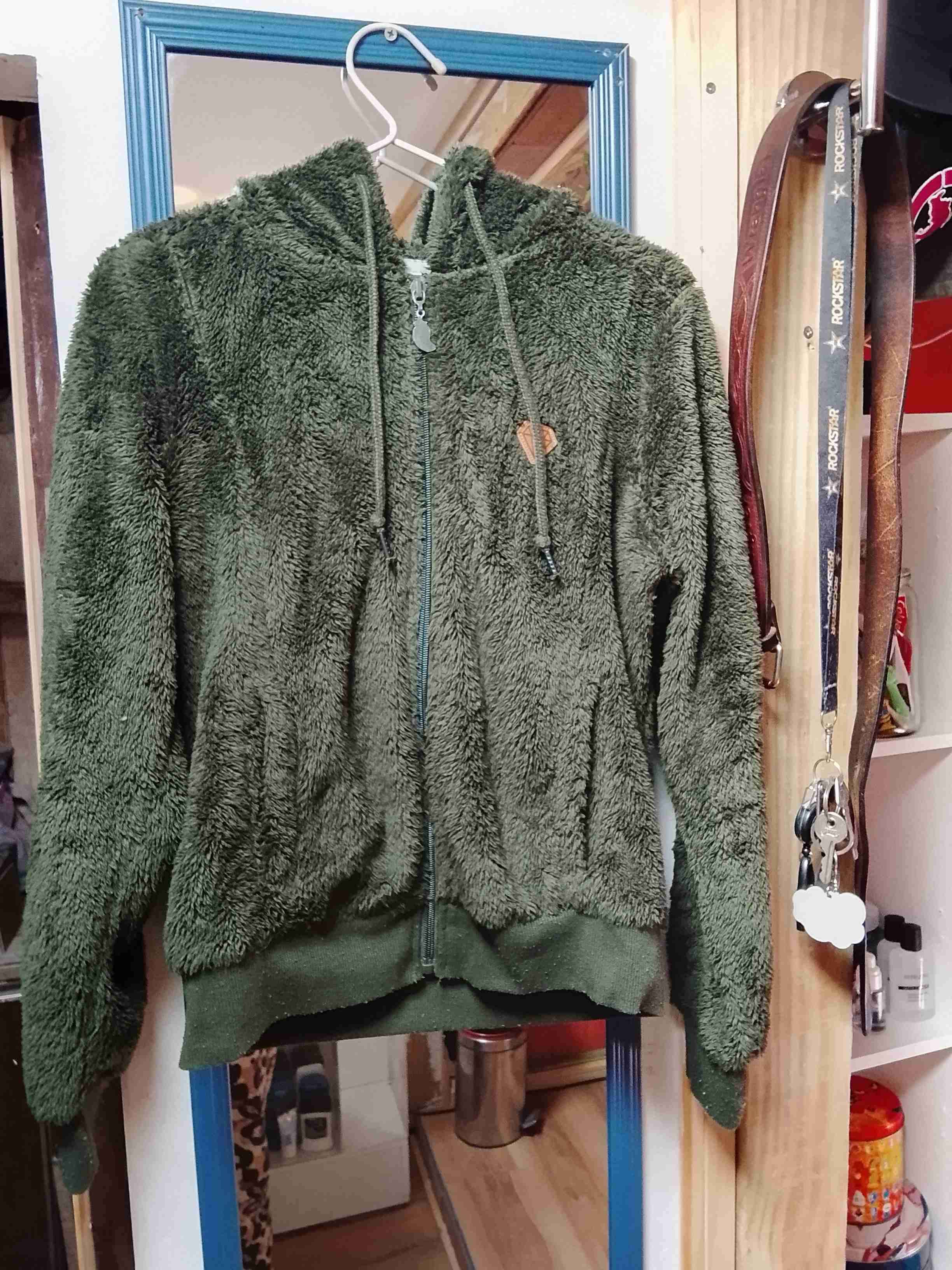 Polerón verde con capucha - miniatura 1