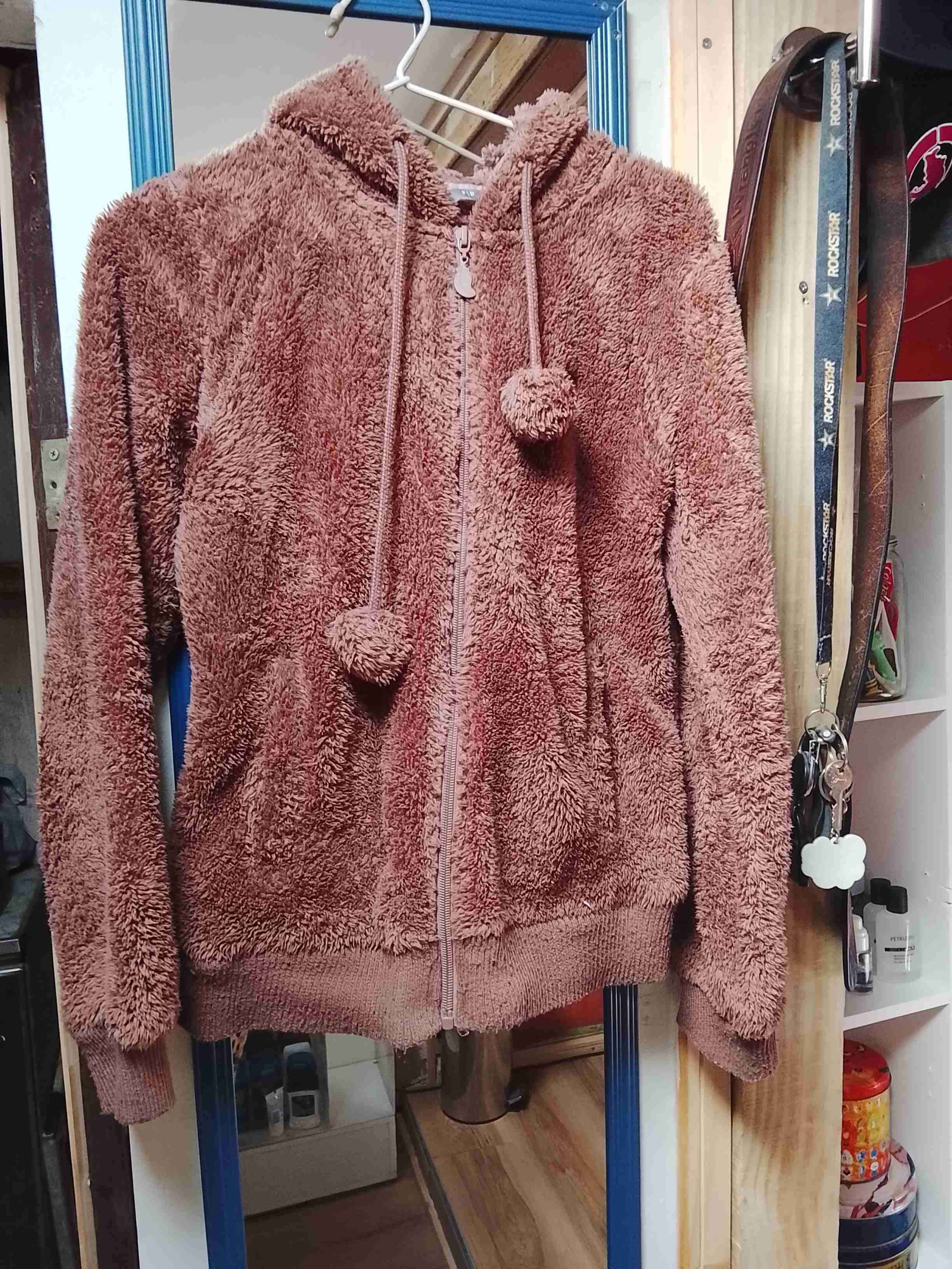 Polerón verde con capucha - miniatura 2