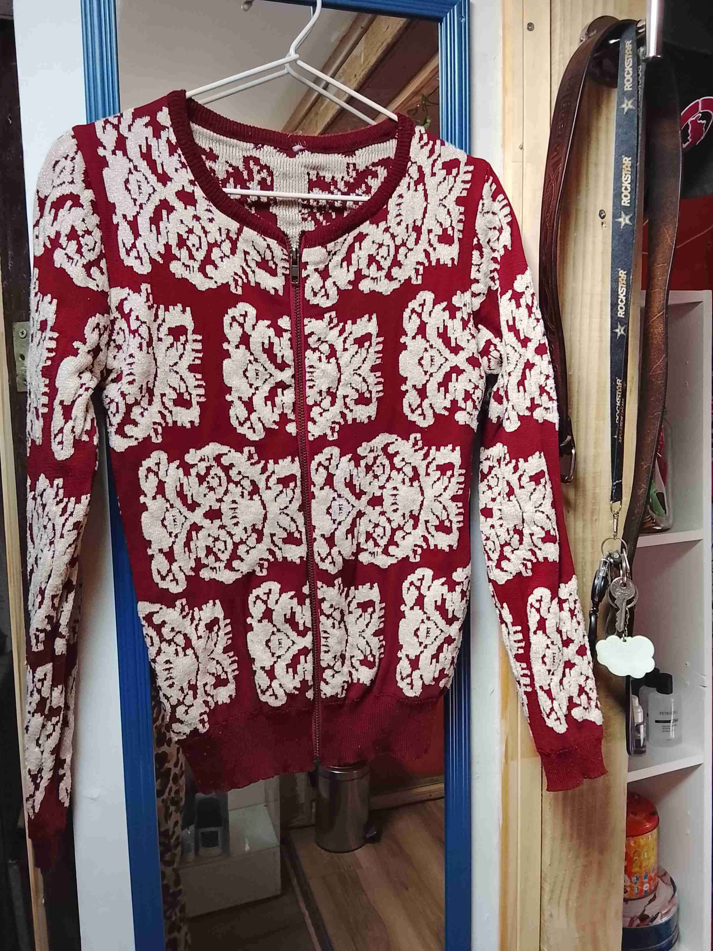 Polerón verde con capucha - miniatura 3