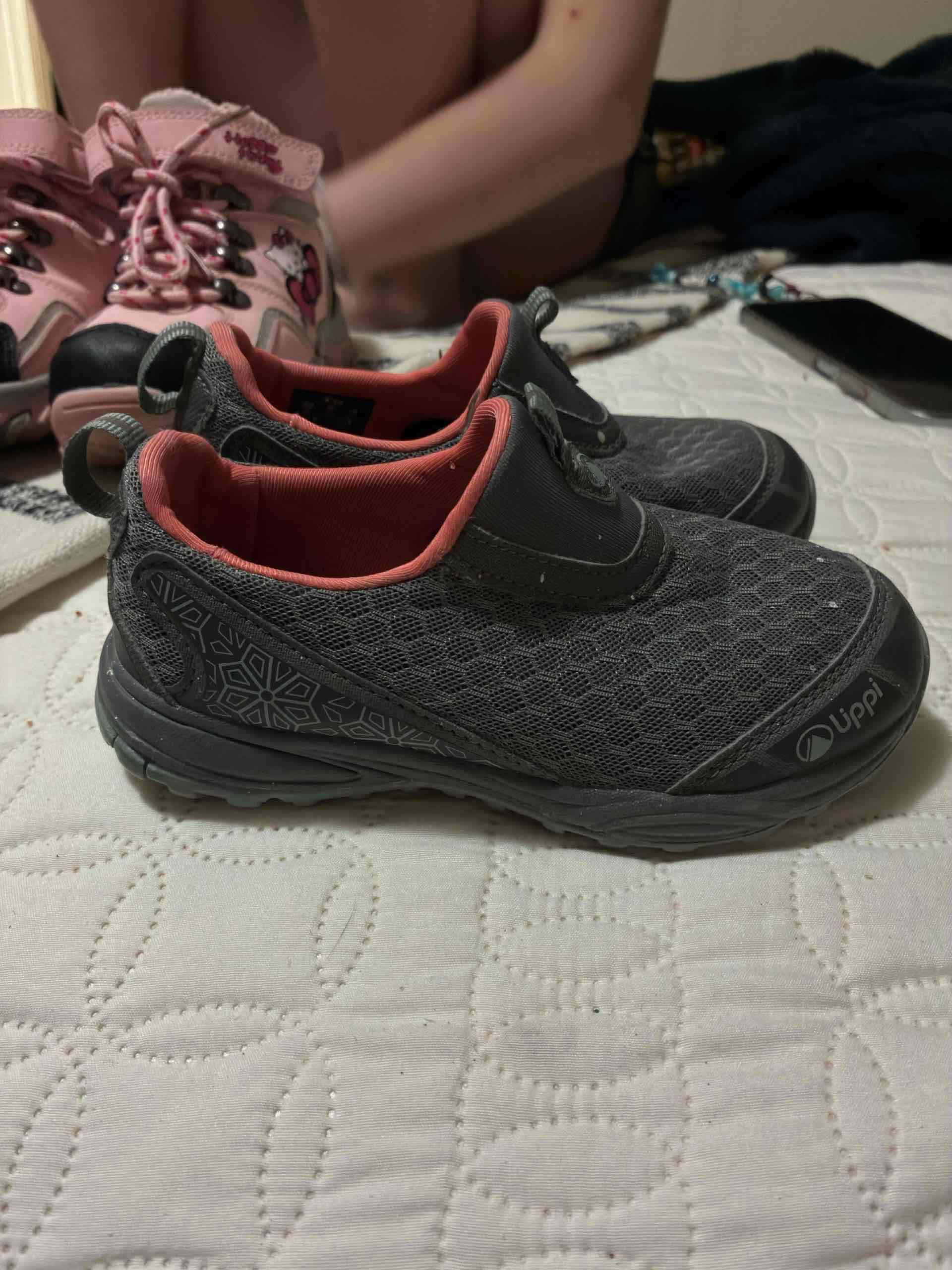 Zapatos deportivos infantiles gris y rosa - miniatura 1