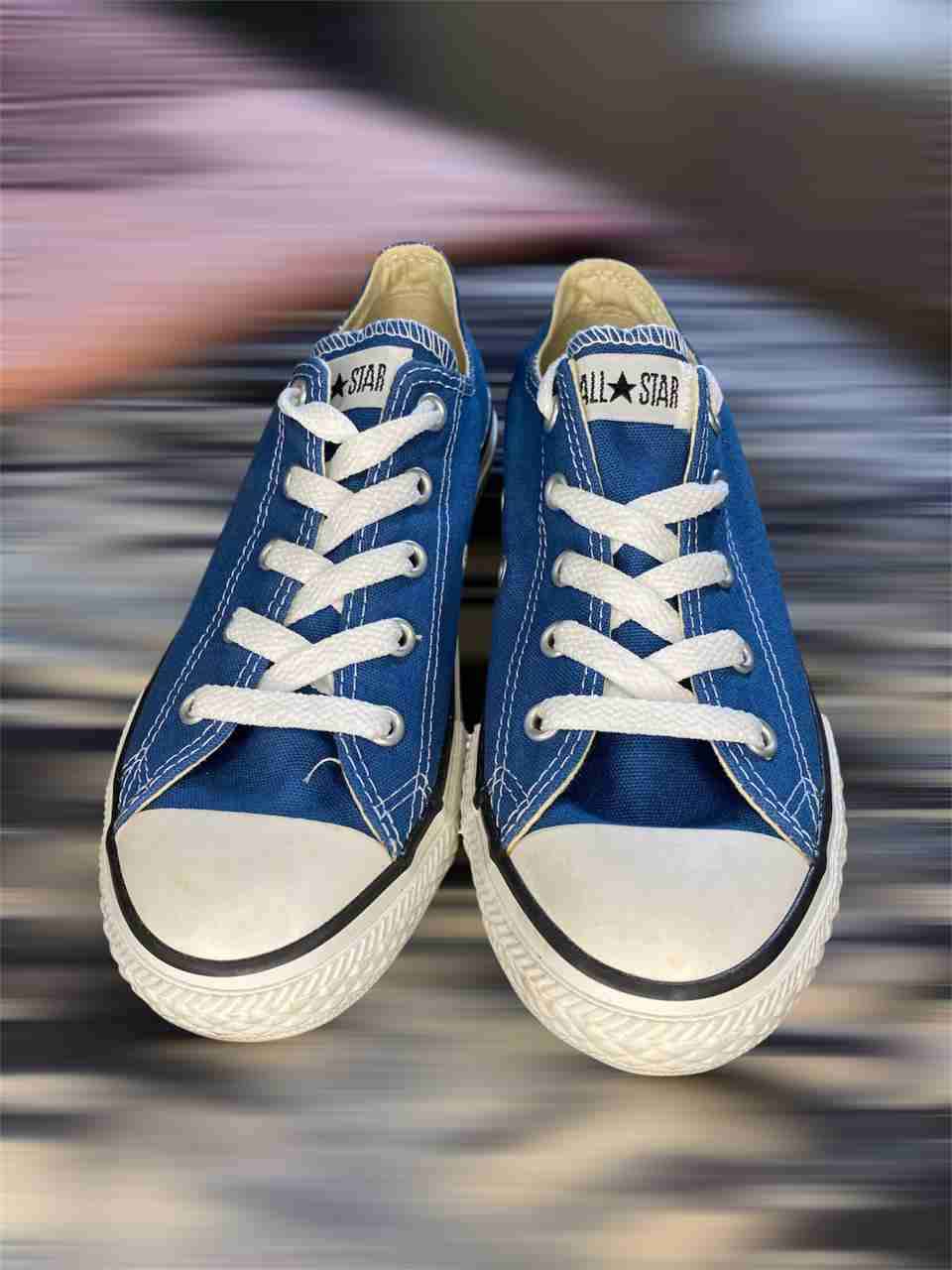 Zapatillas Converse azulinas - miniatura 1