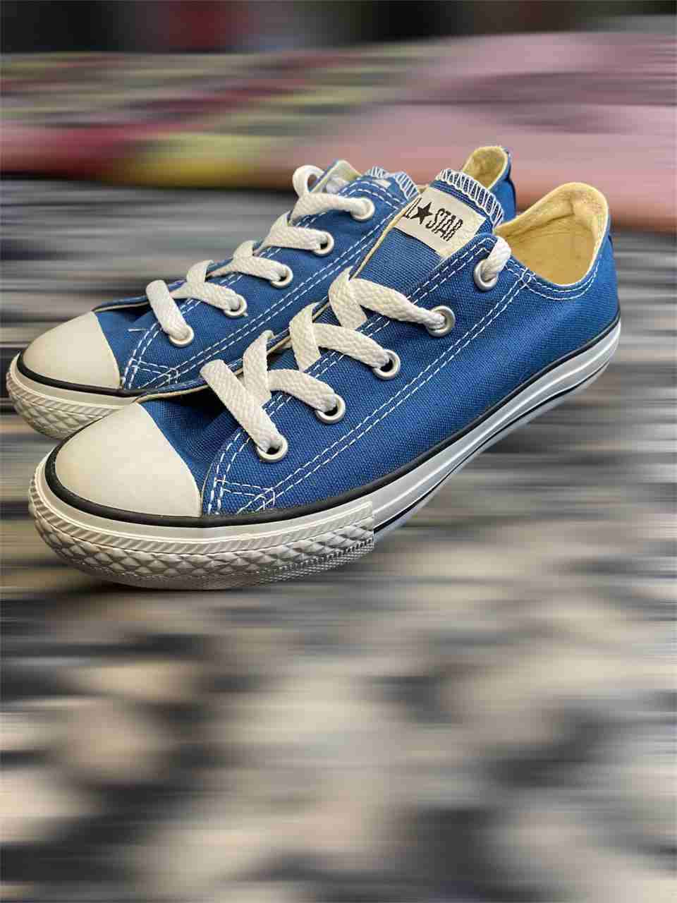 Zapatillas Converse azulinas - miniatura 2