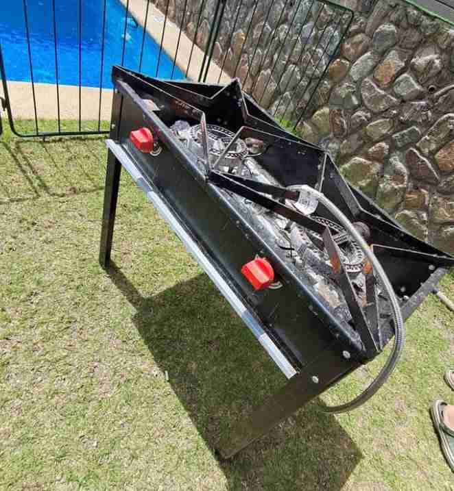 Parrilla a gas de acero