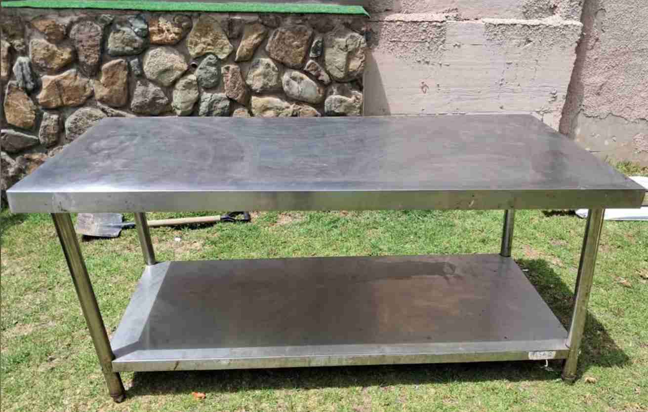 Mesa de acero inoxidable
