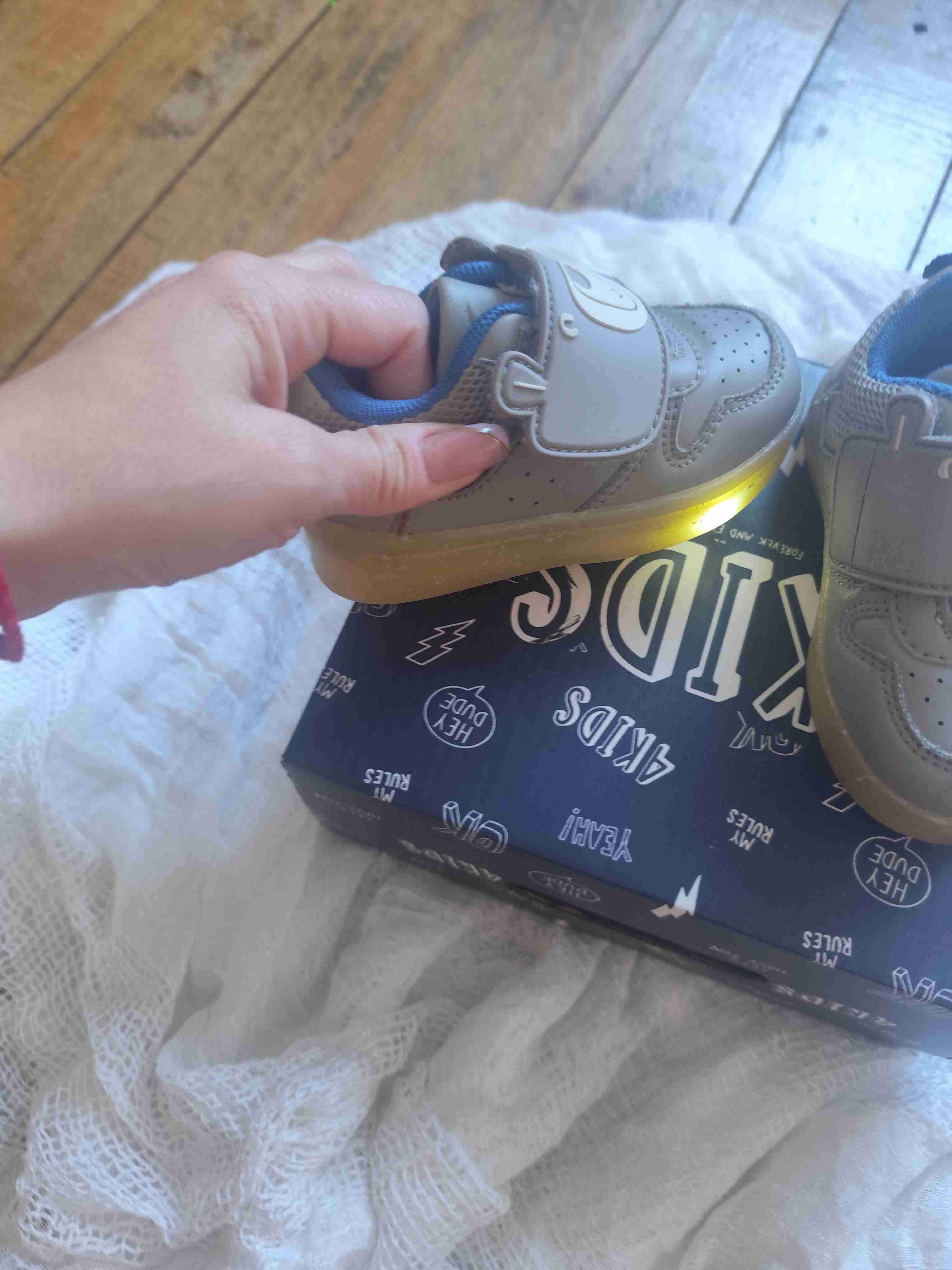 Zapatillas grises infantiles - miniatura 2