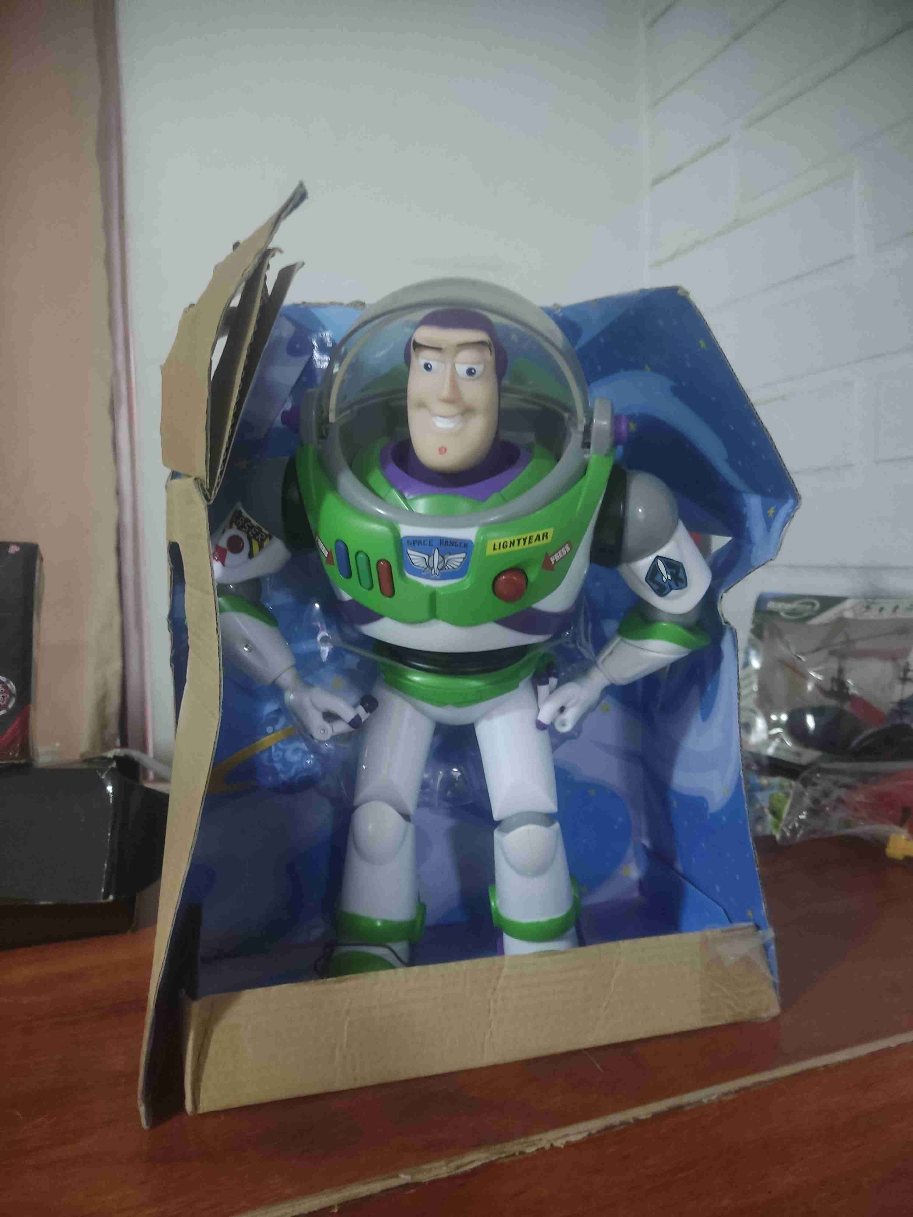 Muñeco Buzz Lightyear - miniatura 1