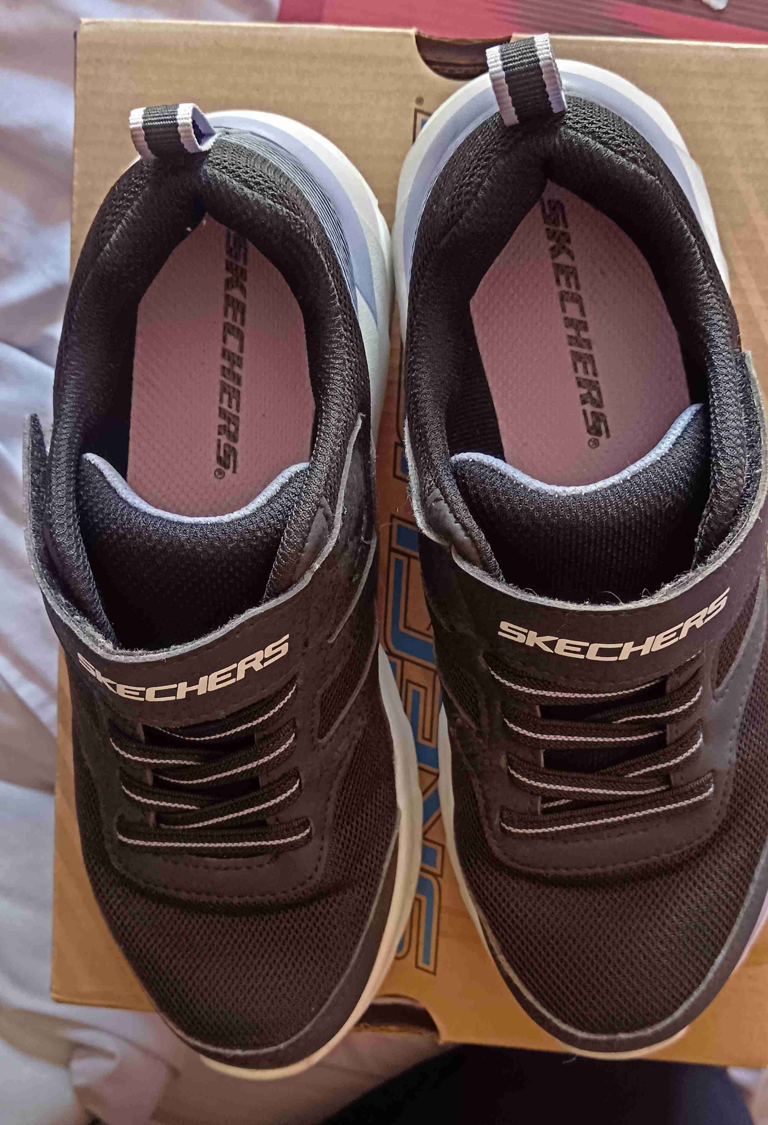 Zapatillas Skechers negras unisex - miniatura 3