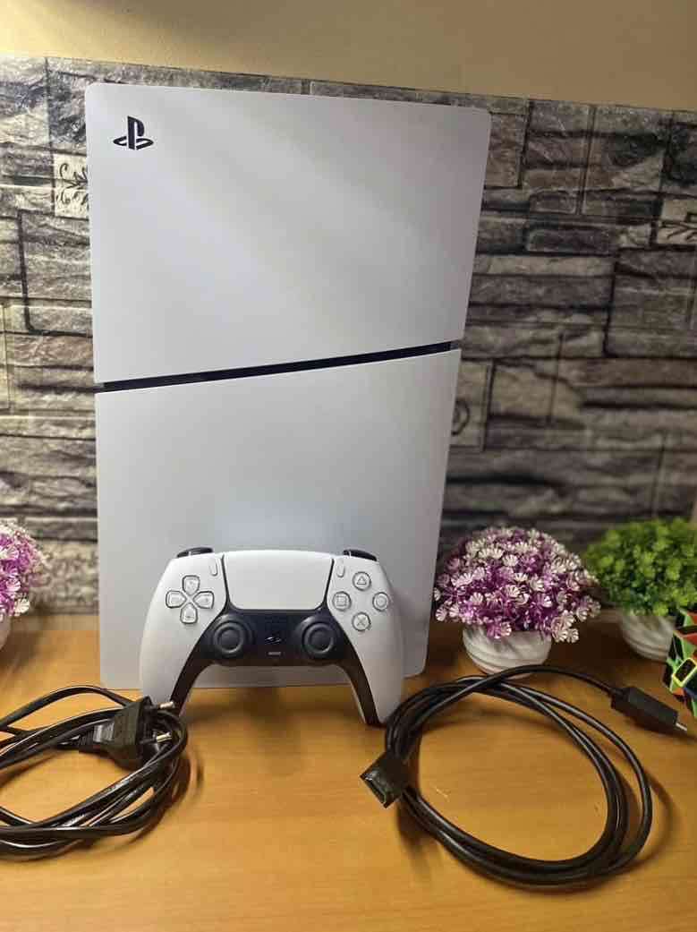 Consola PlayStation 5 825GB - miniatura 3