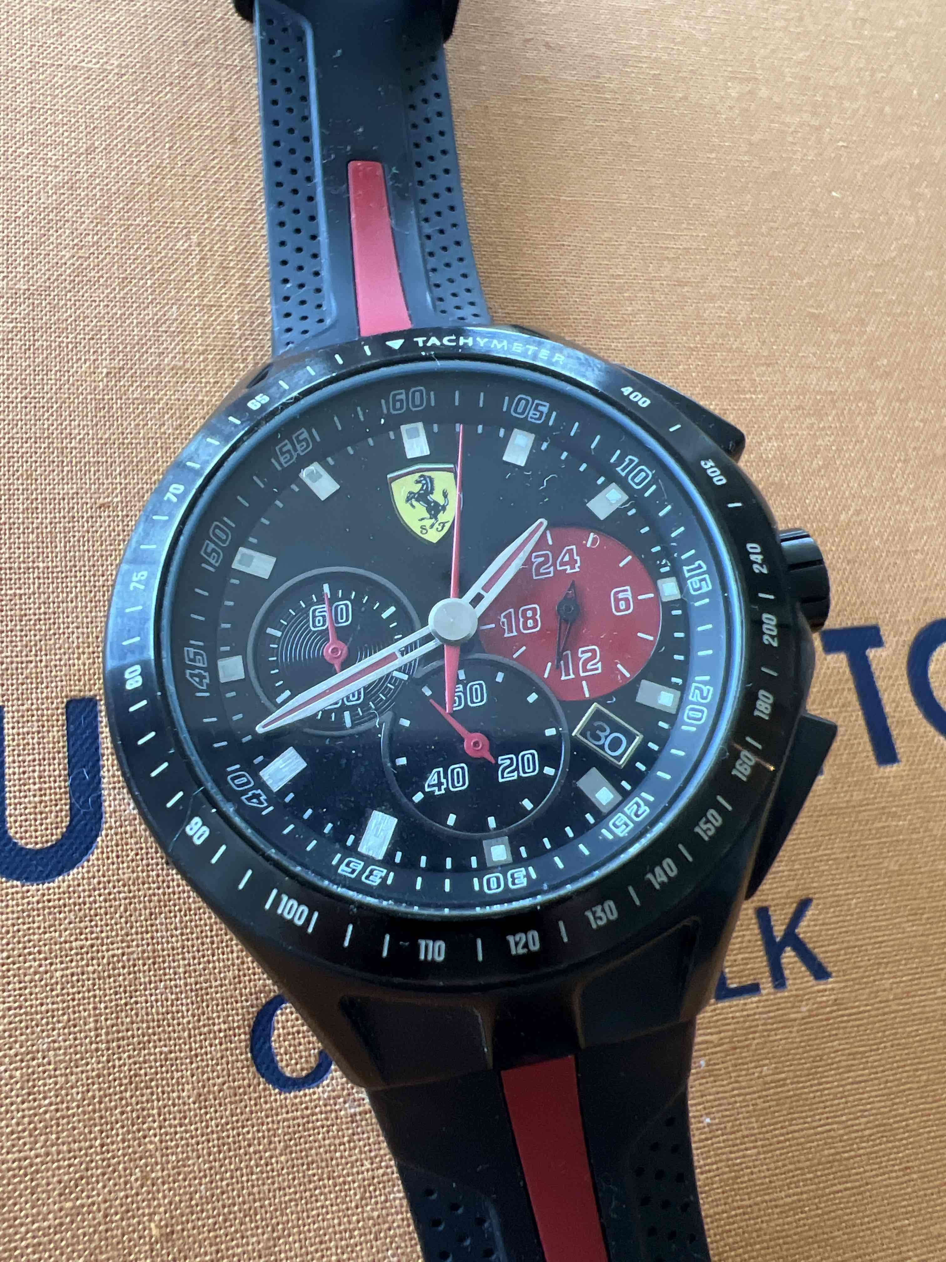 Reloj deportivo Ferrari Original negro y rojo - miniatura 1