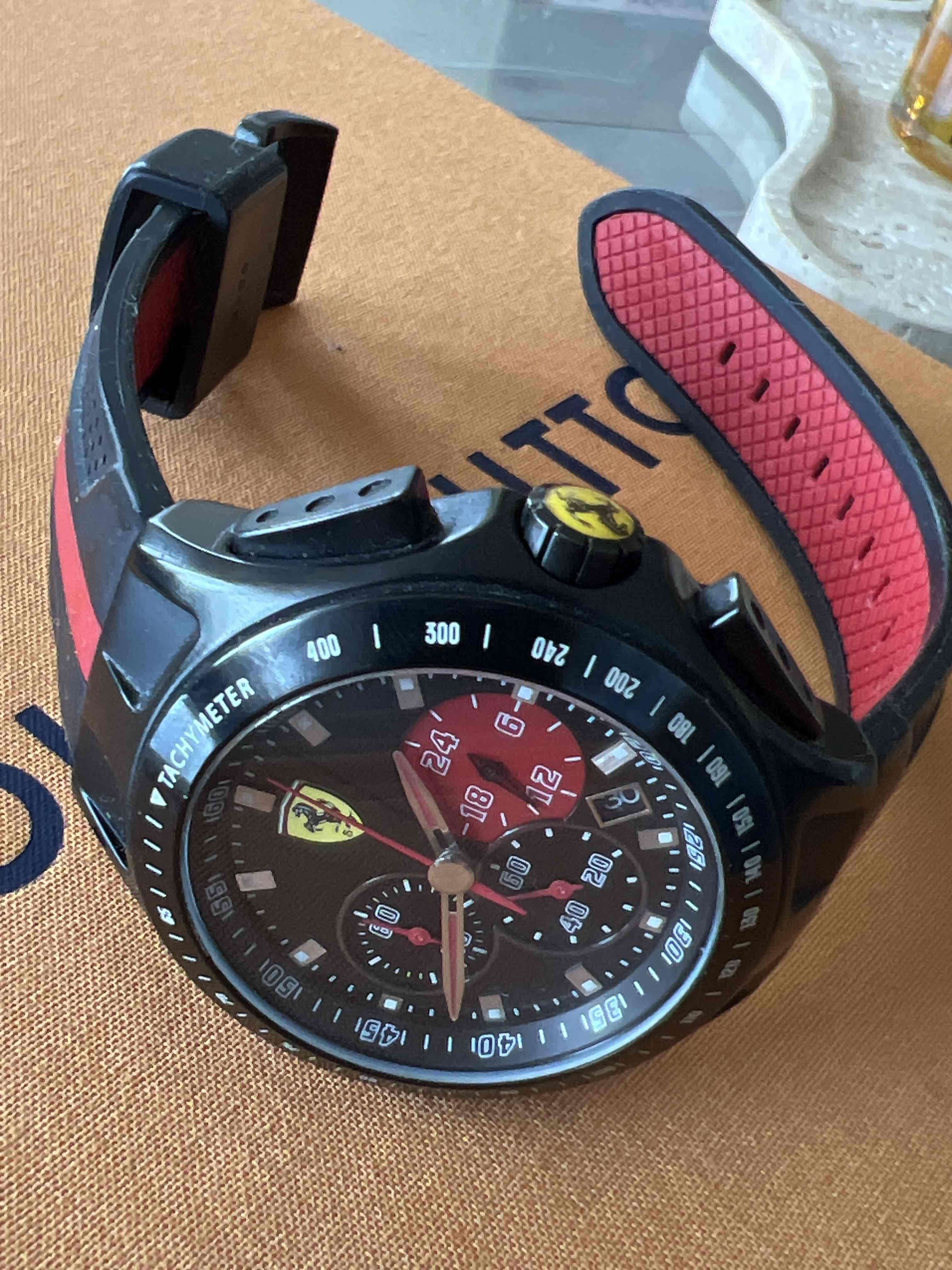 Reloj deportivo Ferrari Original negro y rojo - miniatura 5