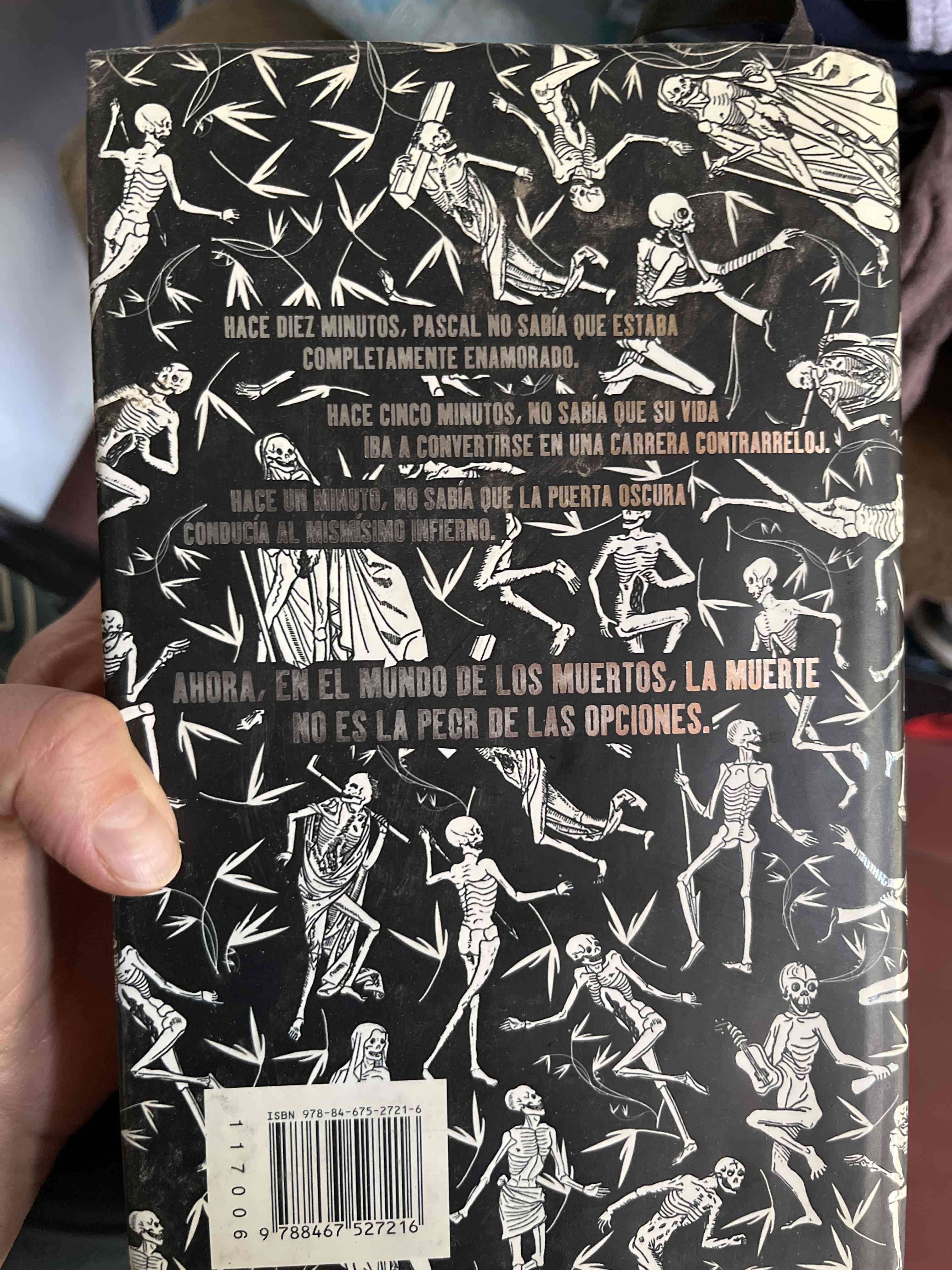 Libro 'La Puerta Oscura: El Viajero' - miniatura 2