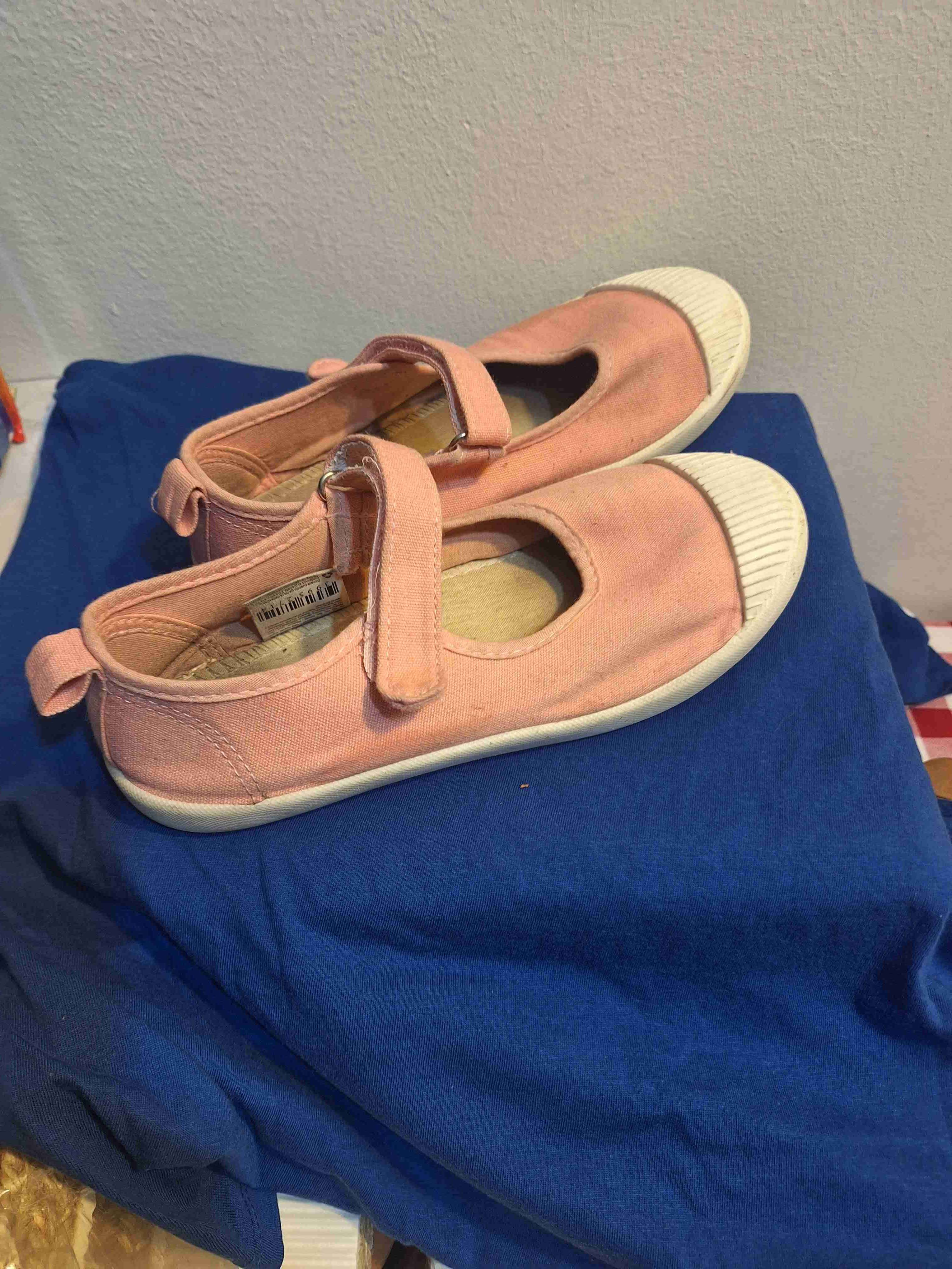Zapatillas rosadas de niña