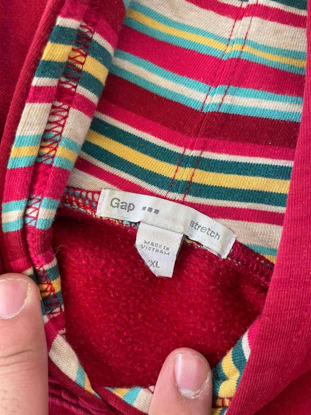 Polerón rojo con capucha GAP - miniatura 2