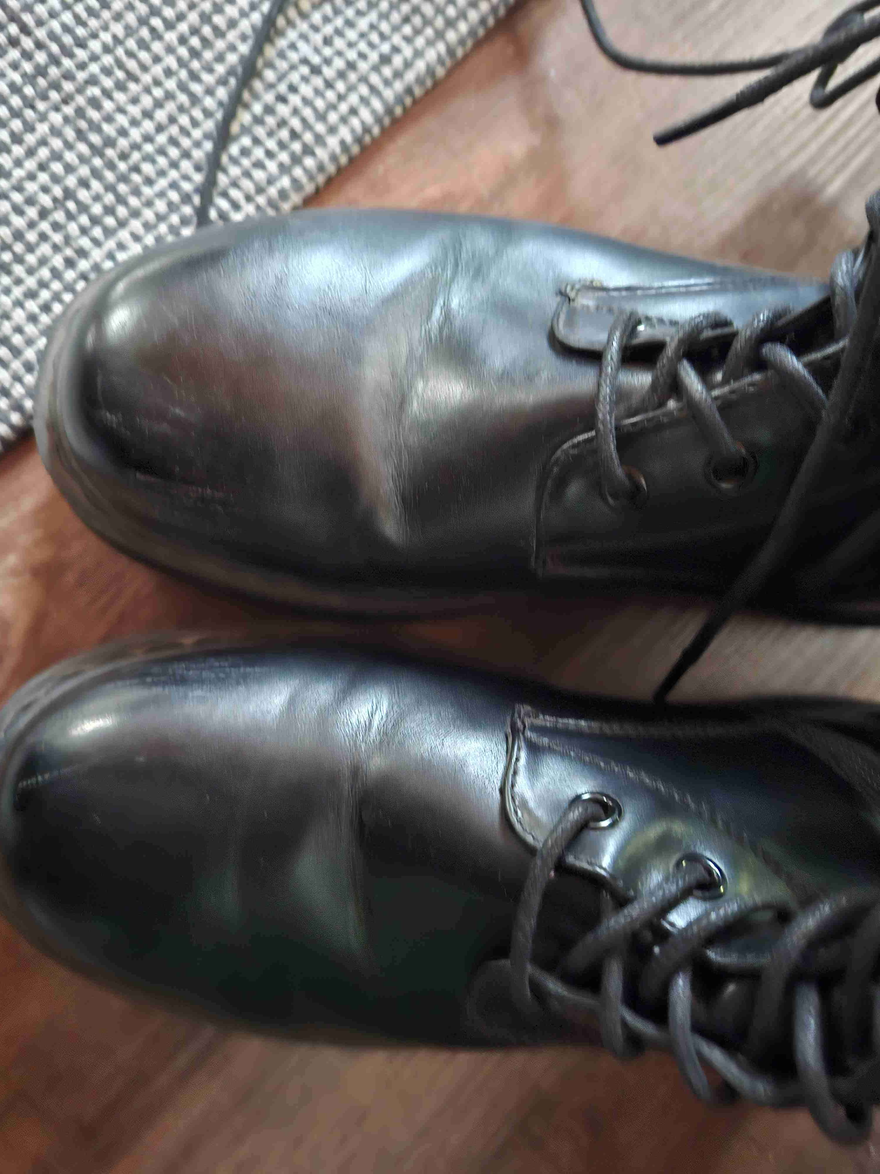 Botas negras - miniatura 3