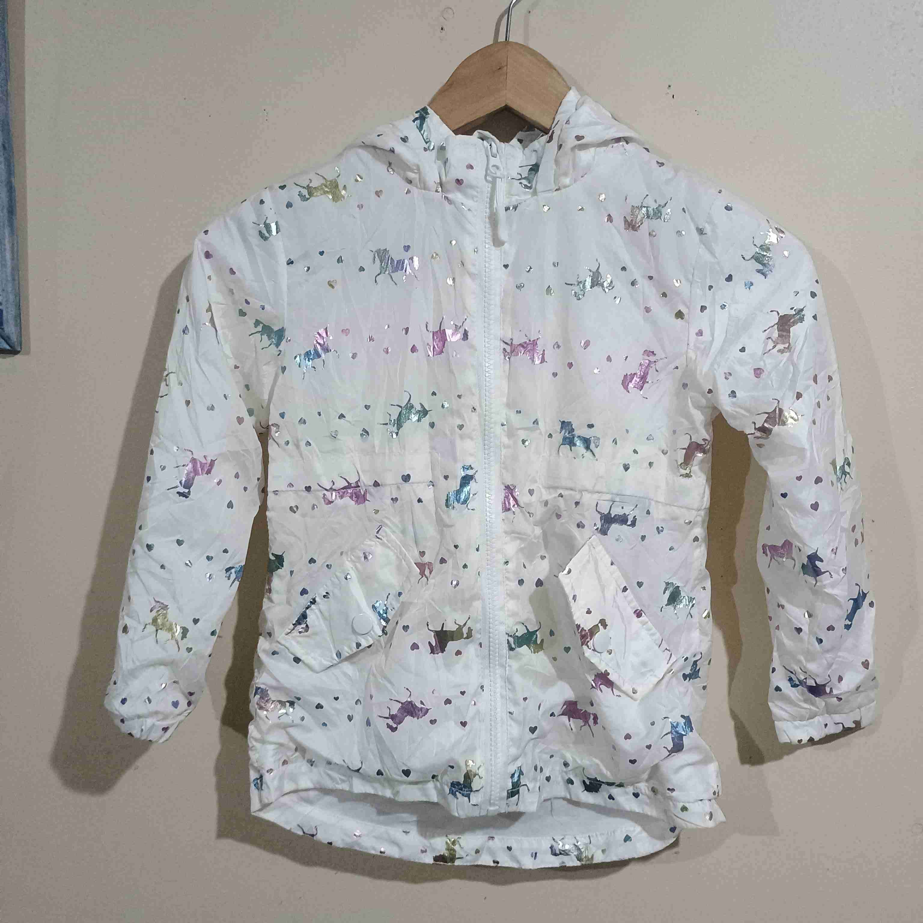 Parka blanca con estampado de unicornios - miniatura 1