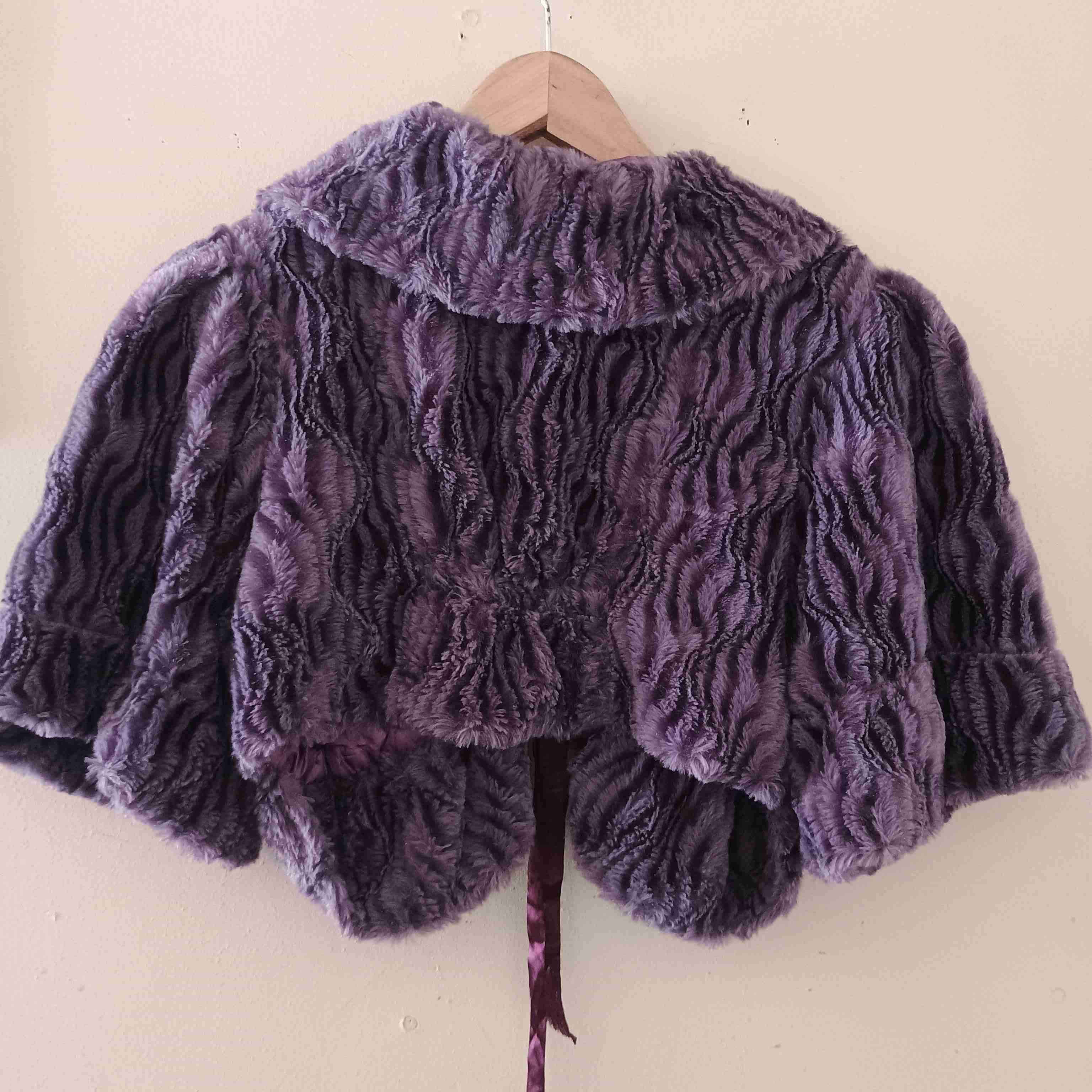 Chaleco corto de peluche morado - miniatura 4