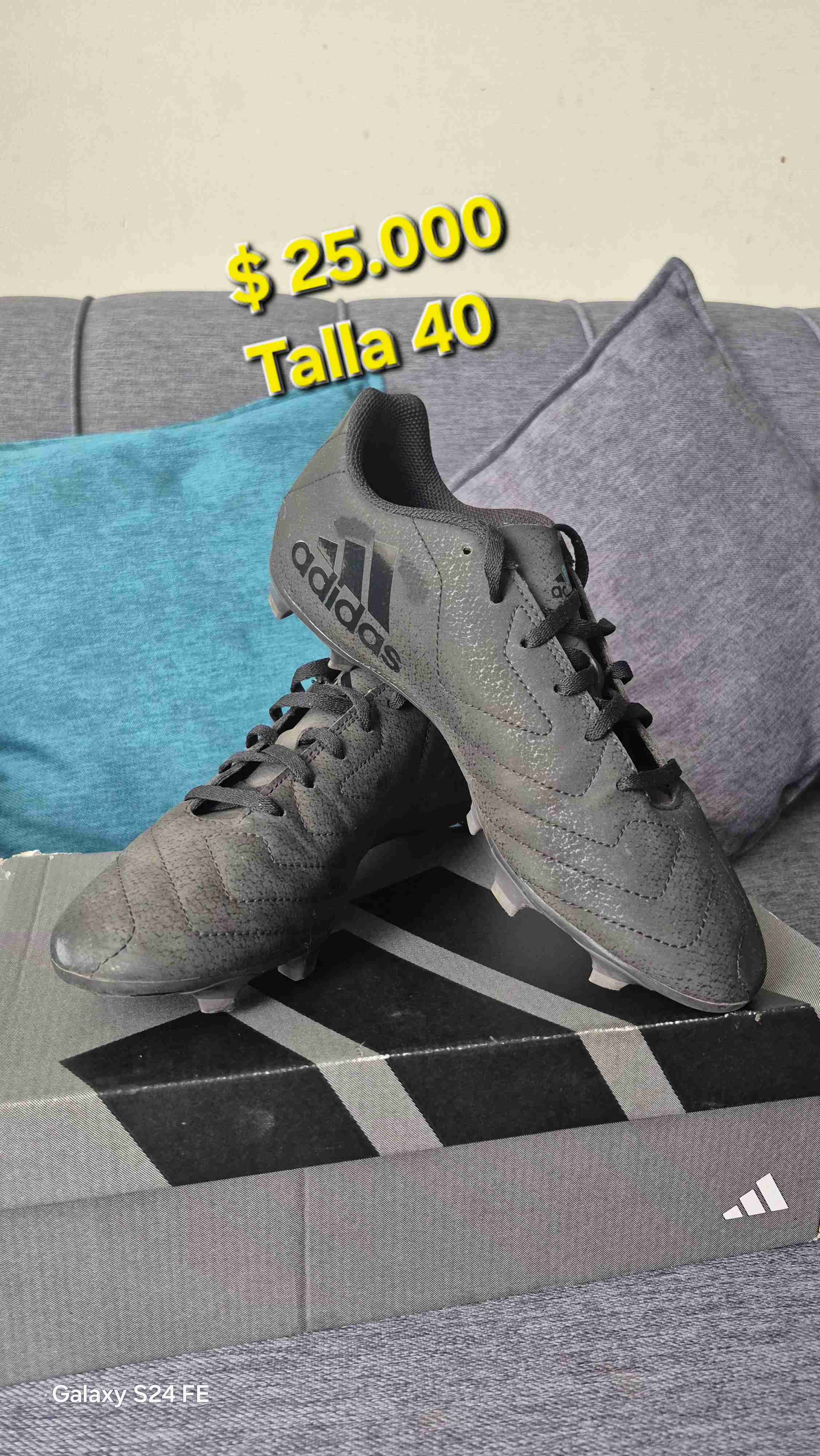 Botines Adidas negros para fútbol - miniatura 2