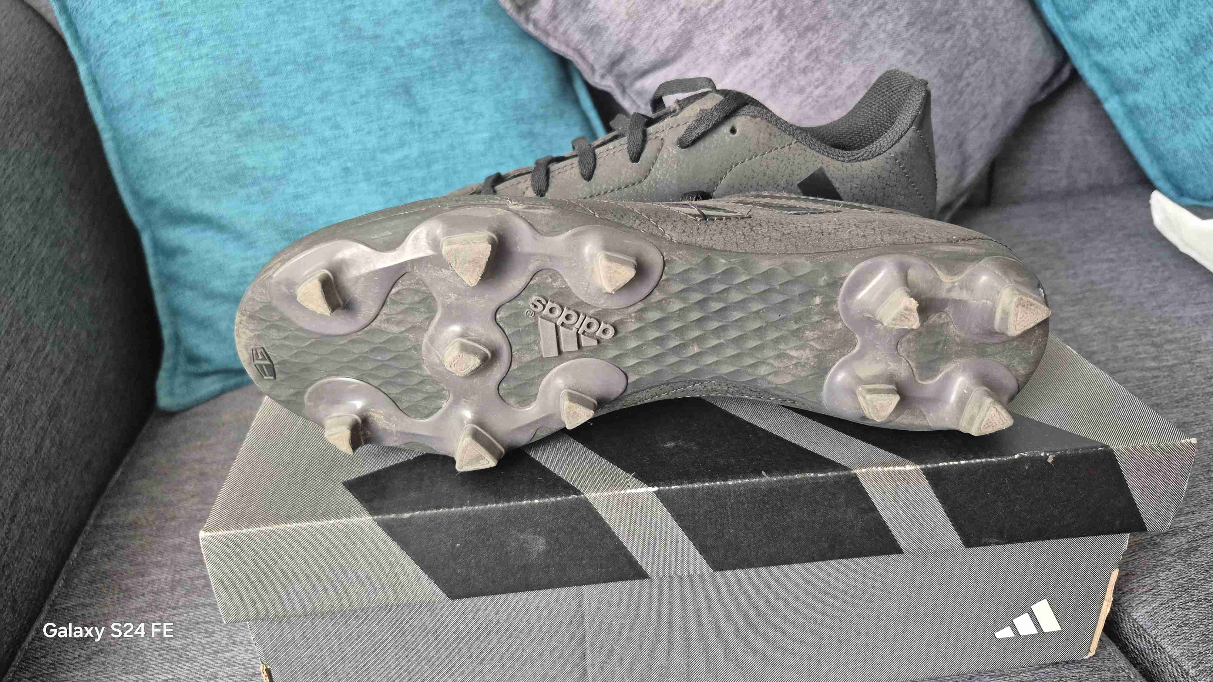 Botines Adidas negros para fútbol - miniatura 5