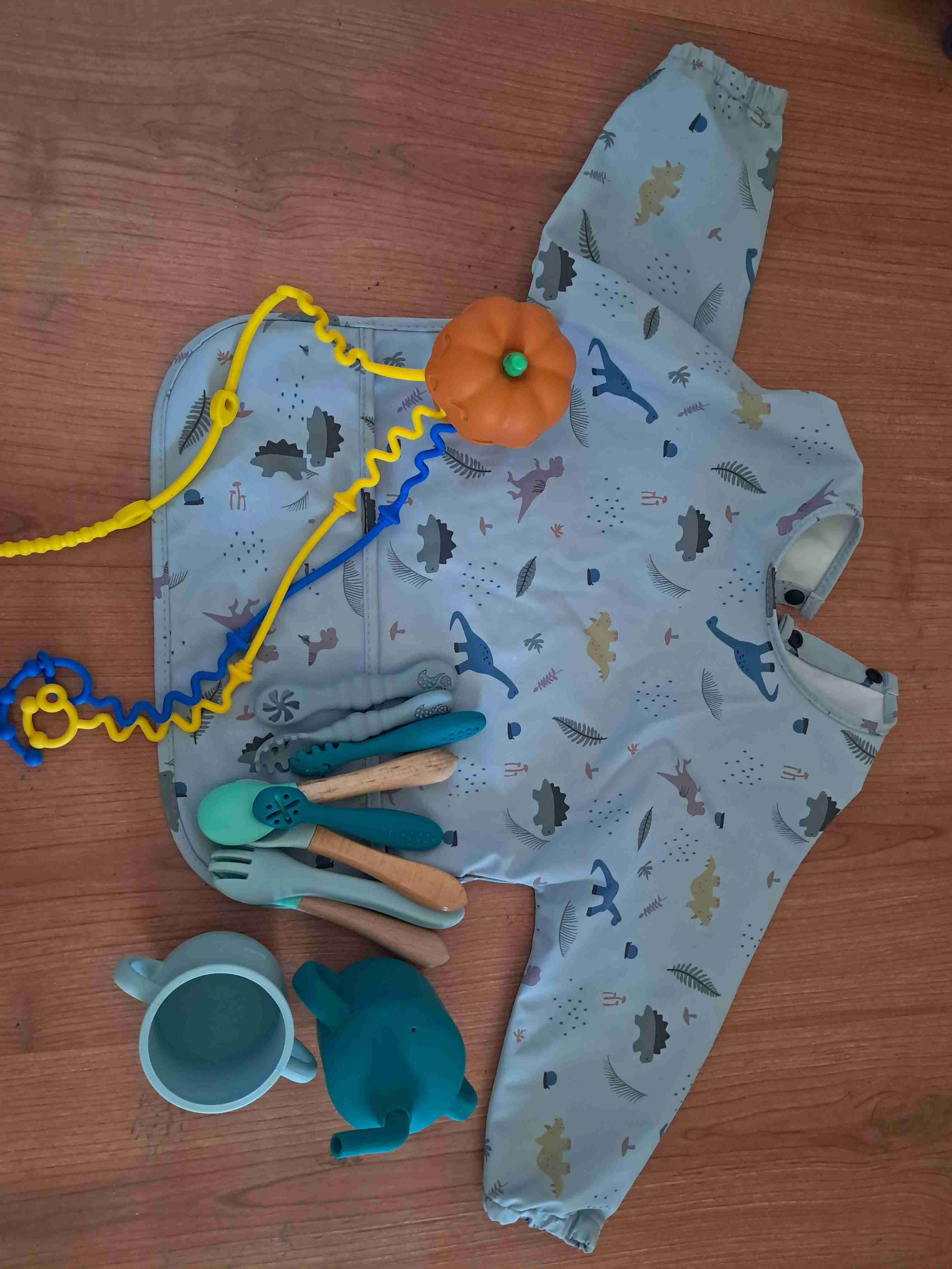 Set de alimentación infantil con babero