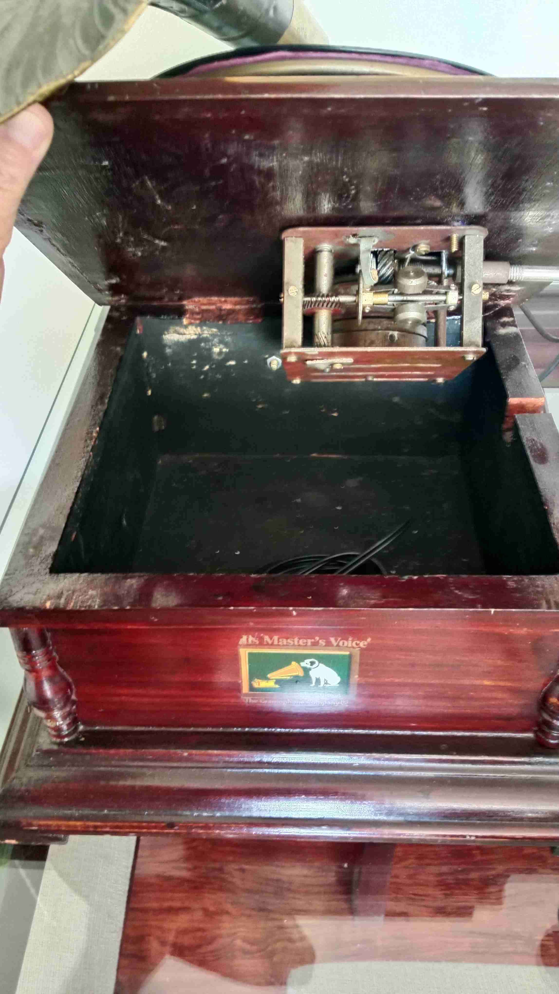 Vitrola Gramófono vintage decorativo - miniatura 2