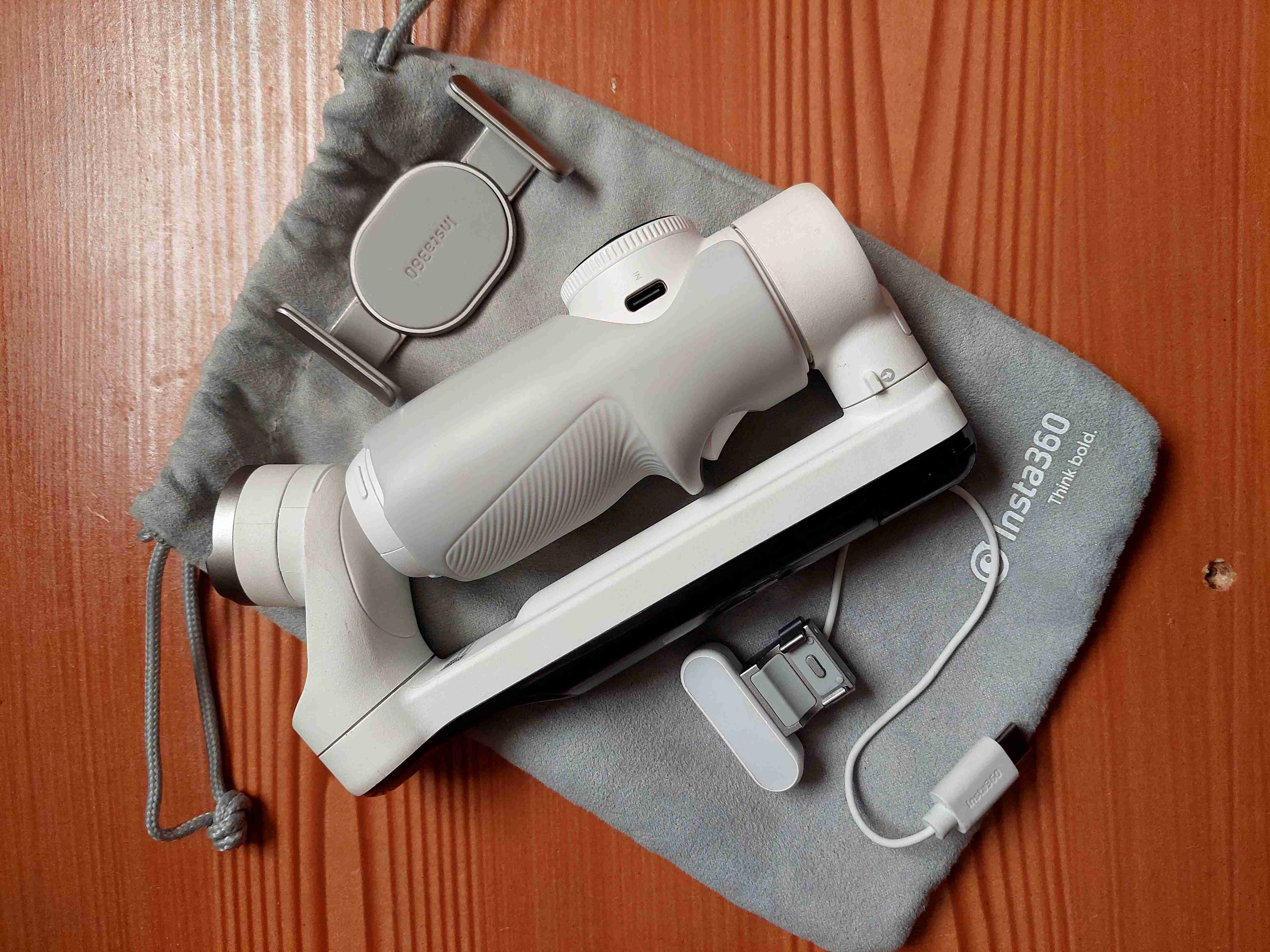 Estabilizador Insta360 para cámara - miniatura 1