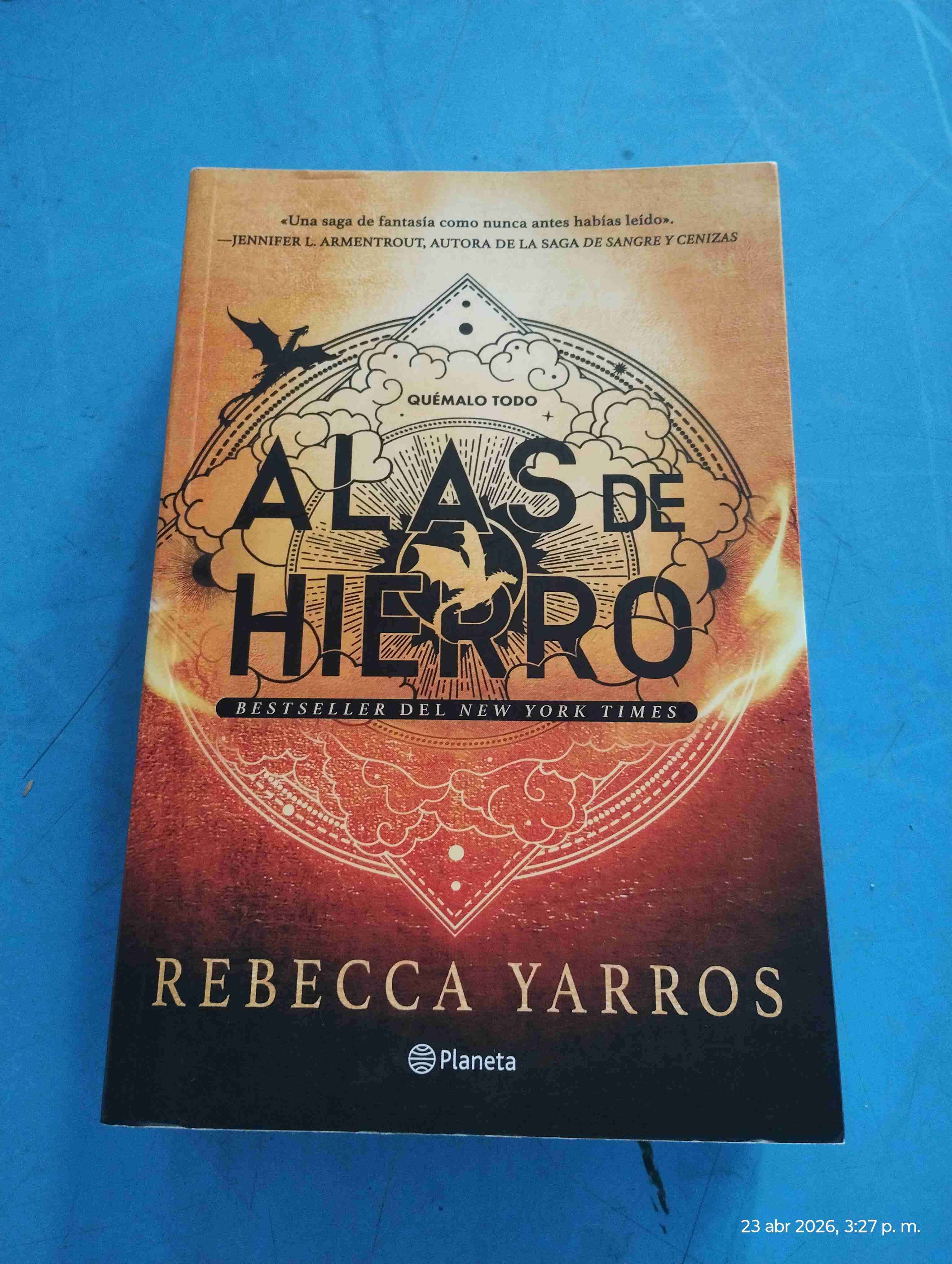 Libro 'Alas de Hierro' Rebecca Yarros - miniatura 1
