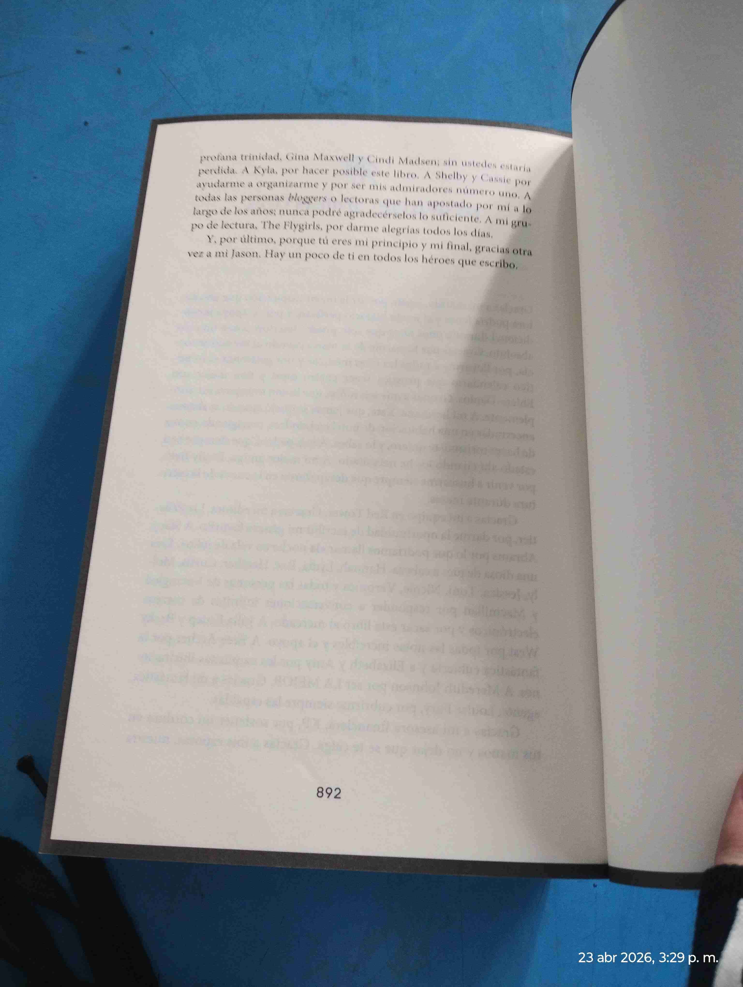 Libro 'Alas de Hierro' Rebecca Yarros - miniatura 5