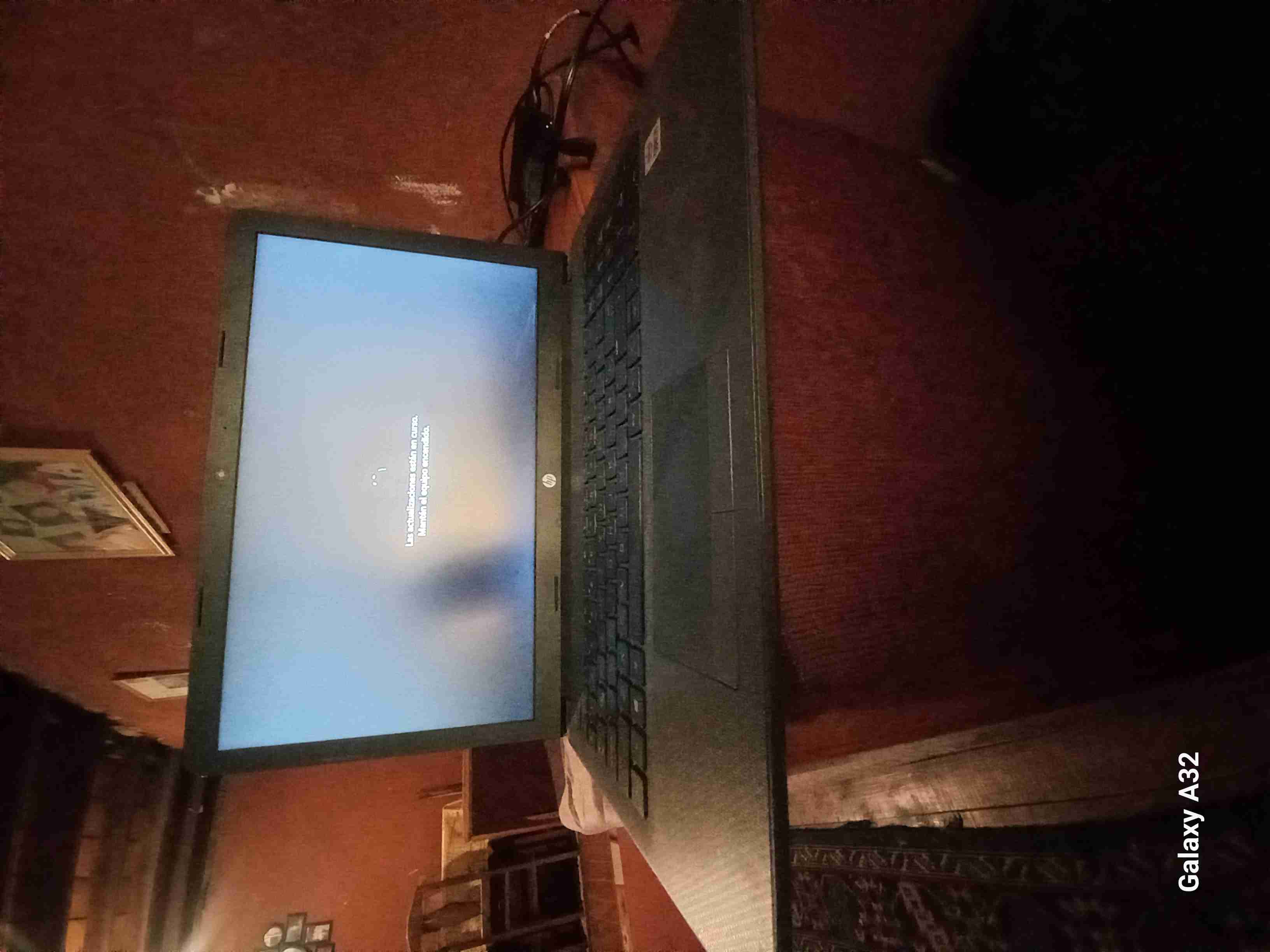 Laptop HP en buen estado - miniatura 6