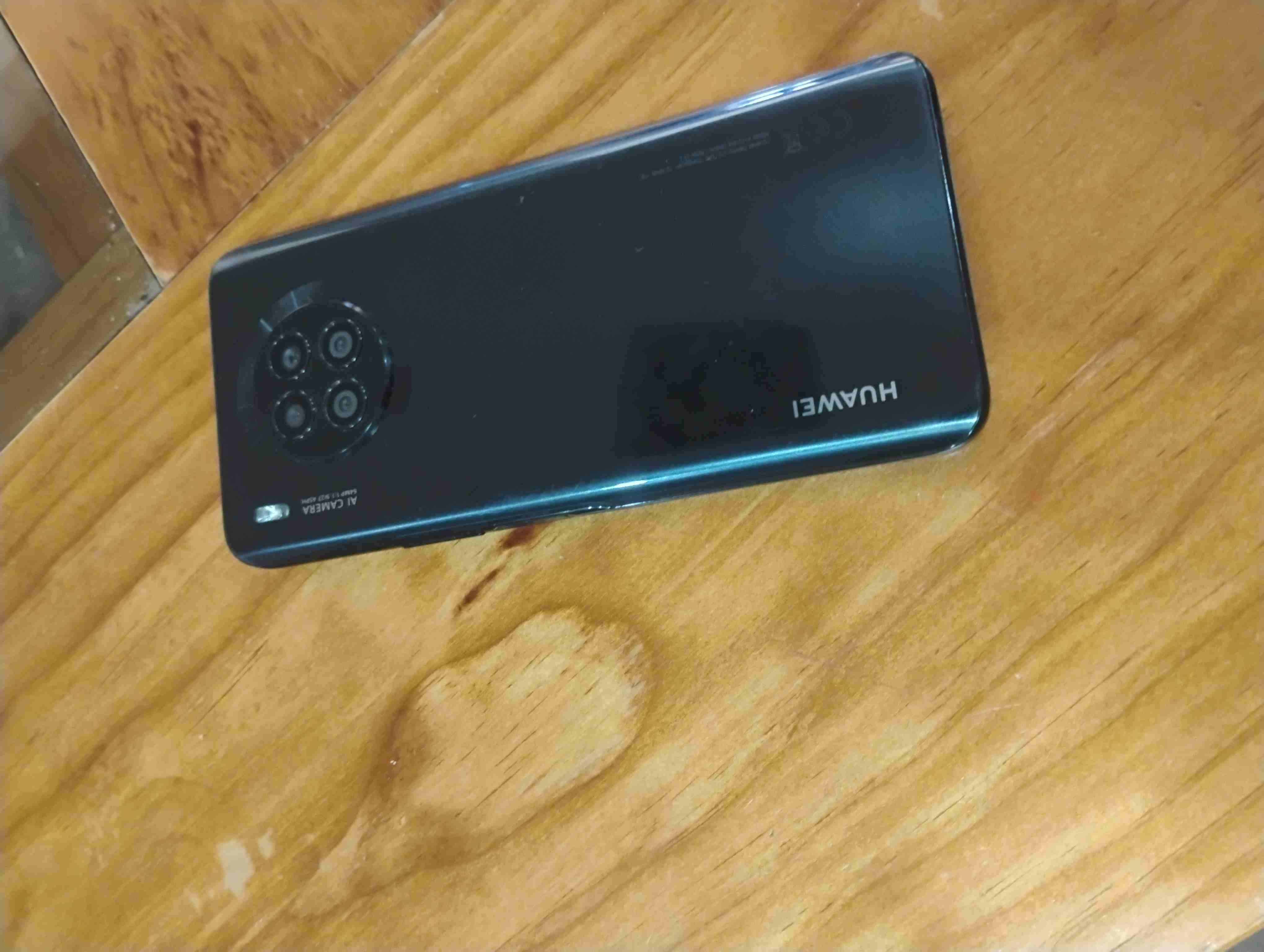 Celular Huawei con cámara cuádruple - miniatura 1