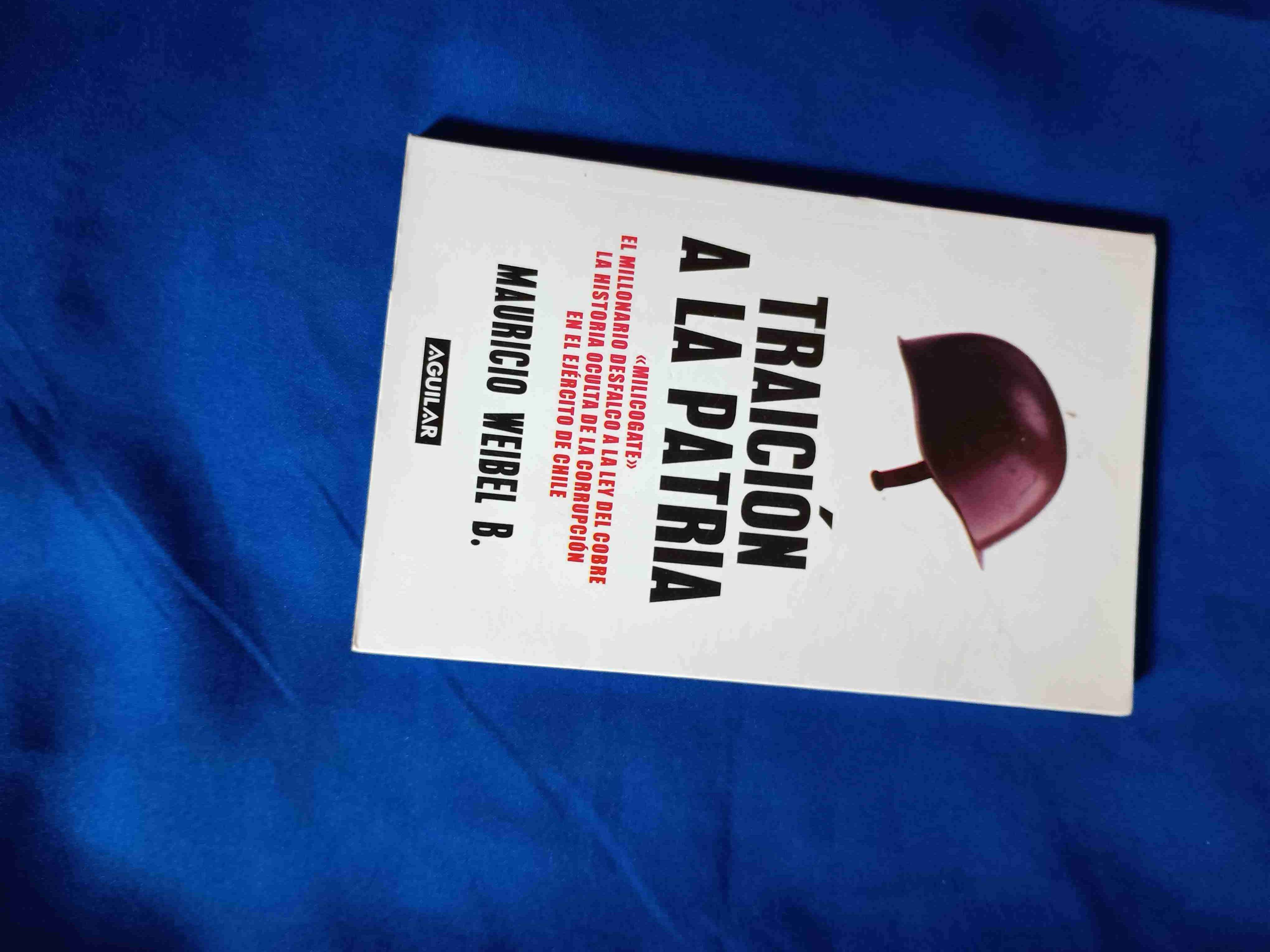 Libro 'Traición a la Patria' - miniatura 1