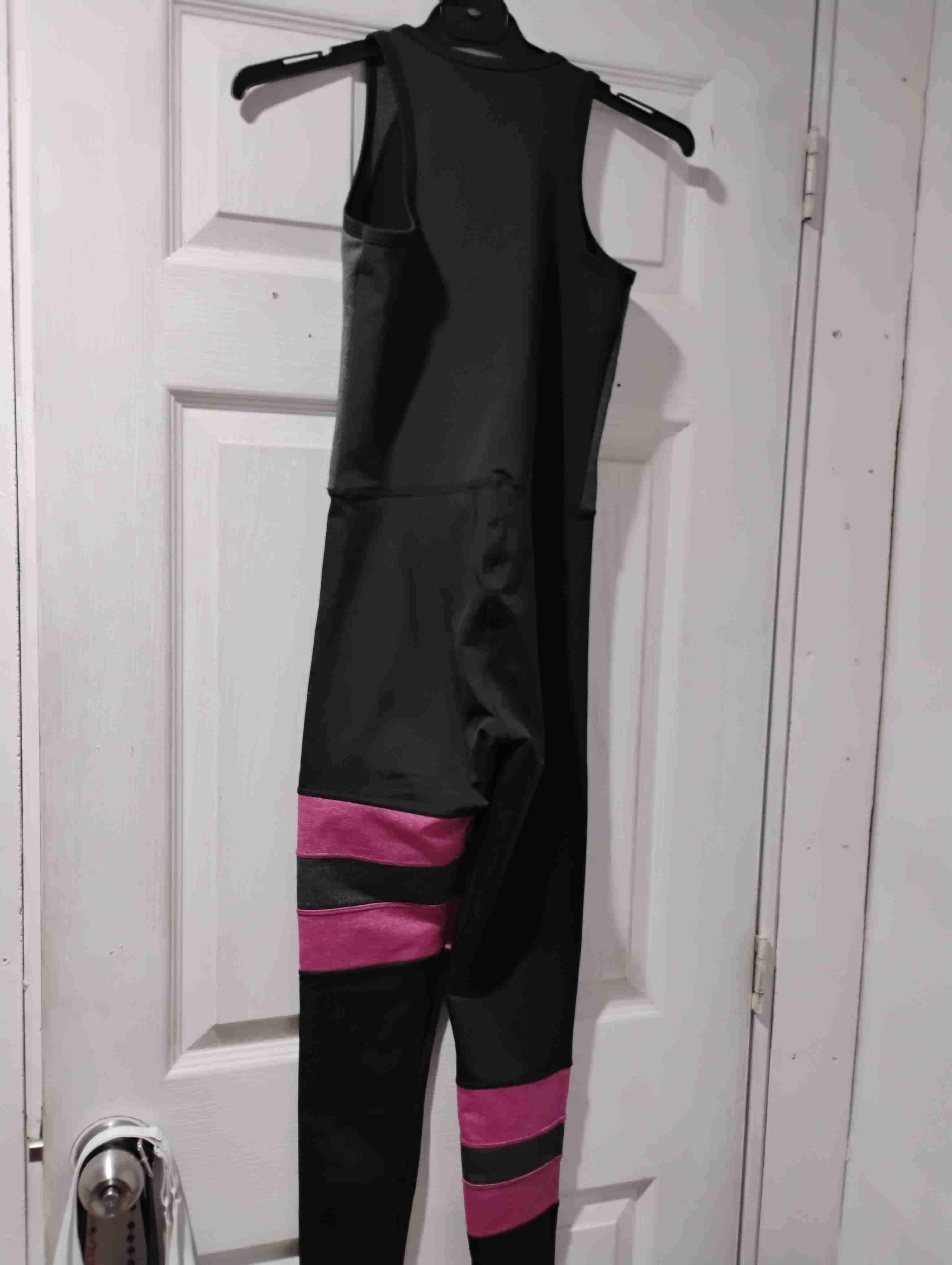 Enterito deportivo negro y rosado - miniatura 2